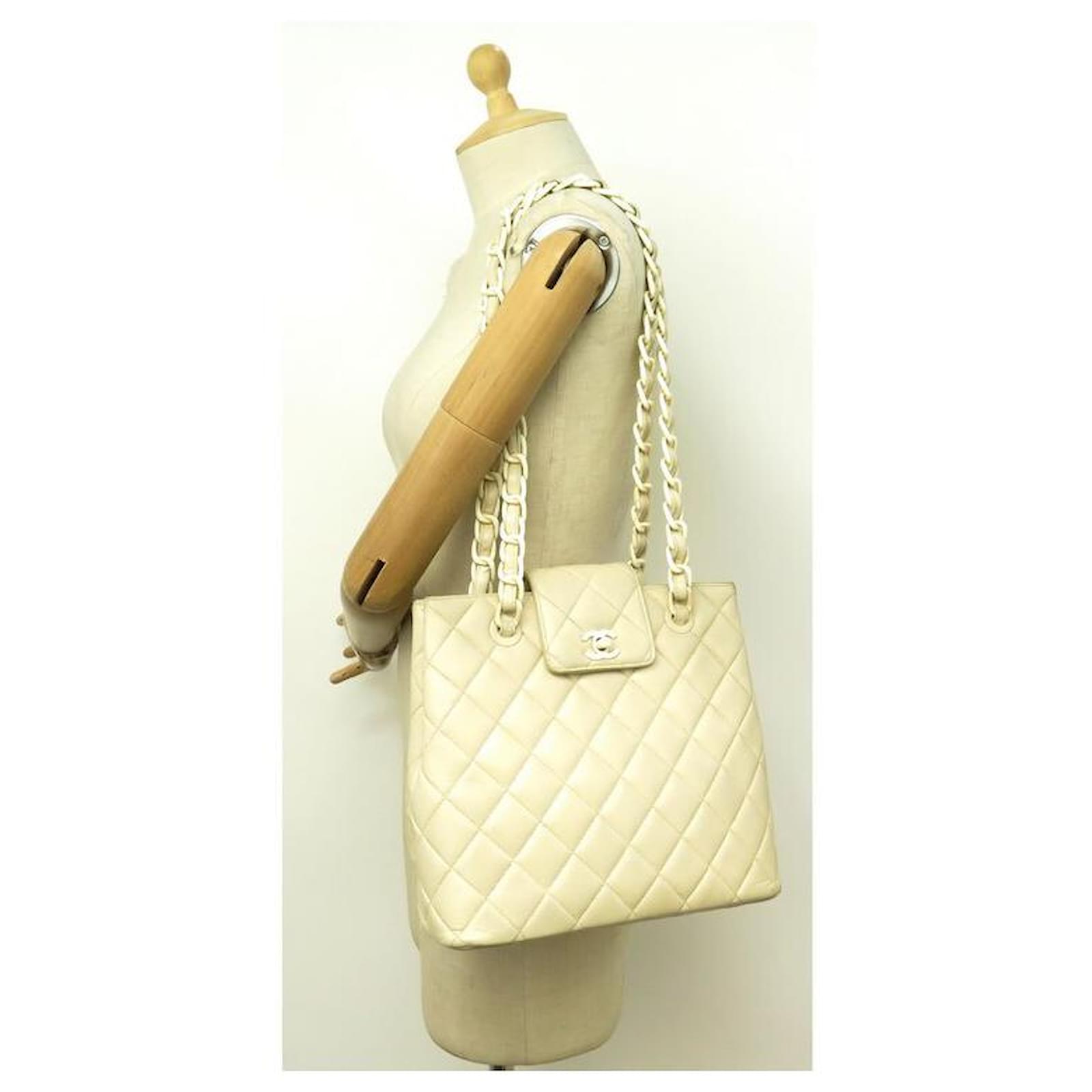 Chanel CC Caviar Leather Tote Bag (SHG-FLiXGt) – LuxeDH