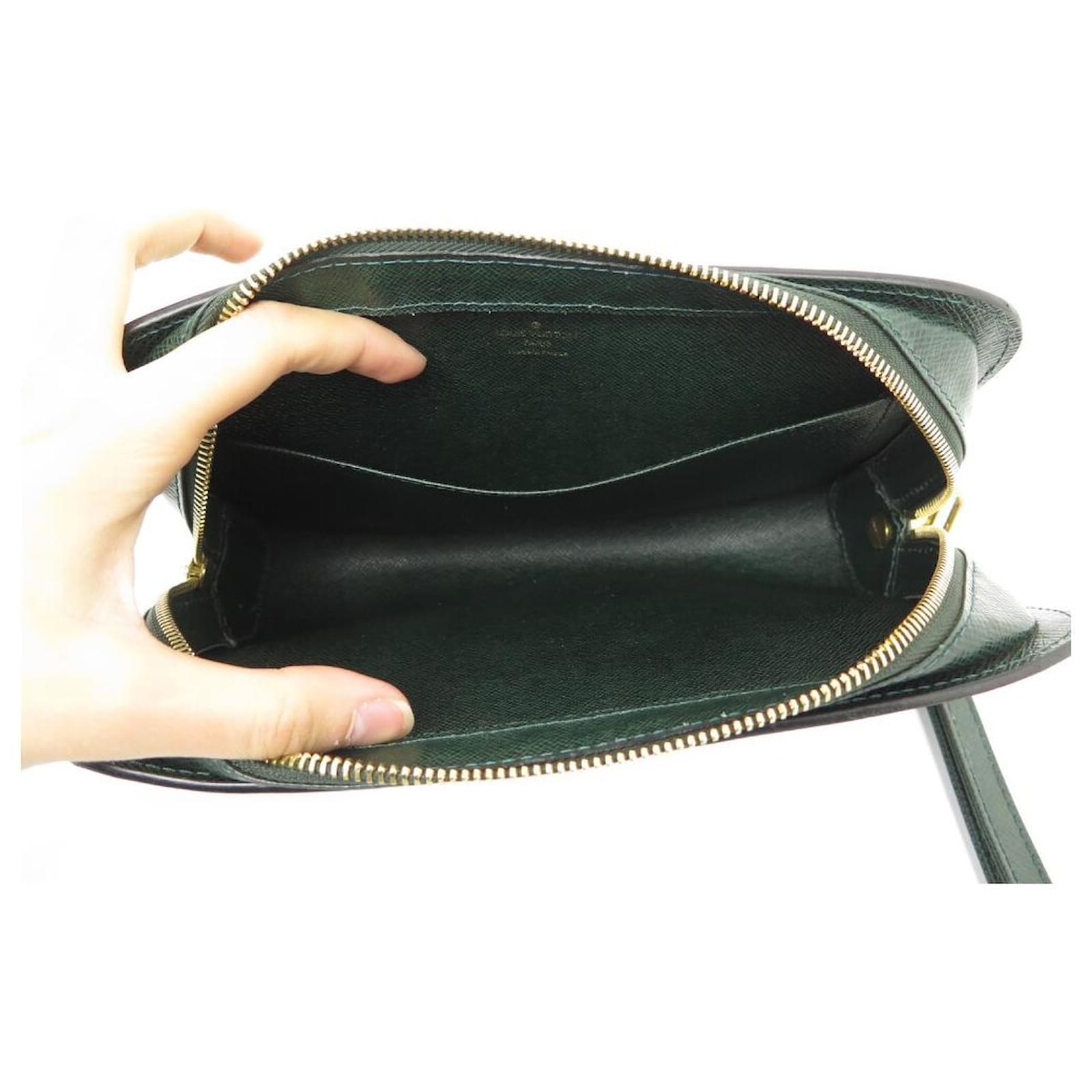 LOUIS VUITTON Vintage Orsay Clutch in Forest Green Epi Leather