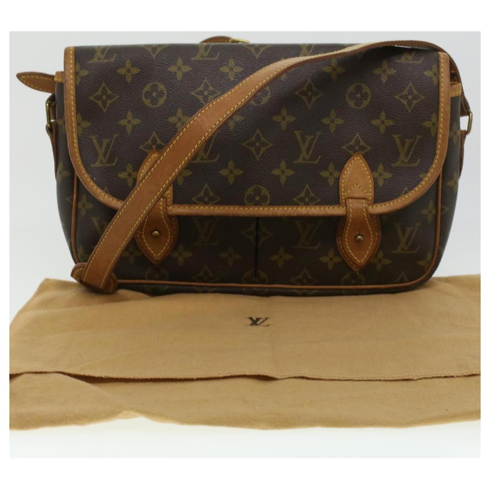 Authentic Louis Vuitton Monogram Gibeciere MM Shoulder Bag M42247