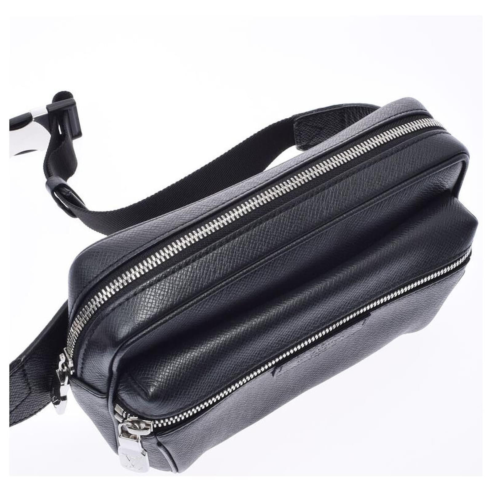 Sac banane Louis Vuitton Cuir Vert ref.729064 - Joli Closet