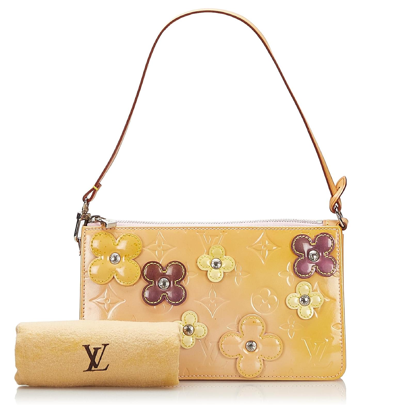 Louis Vuitton Brown Monogram Vernis Pochette Lexington Fleurs Beige Leather  Patent leather ref.730364 - Joli Closet