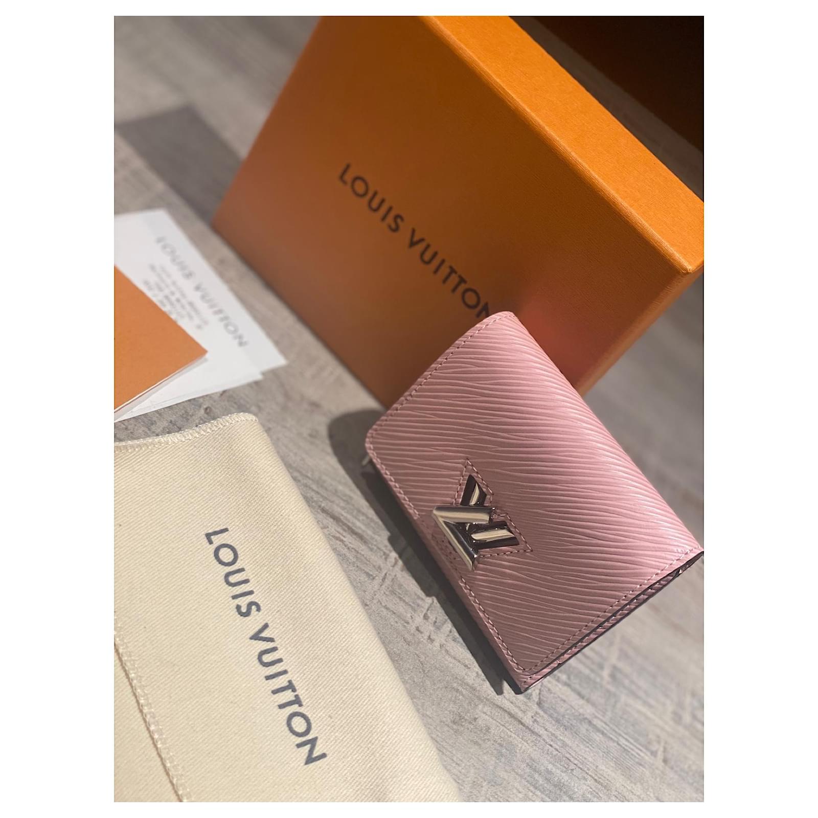 Louis Vuitton TWIST XS WALLET Pink Leather ref.731842 Joli Closet
