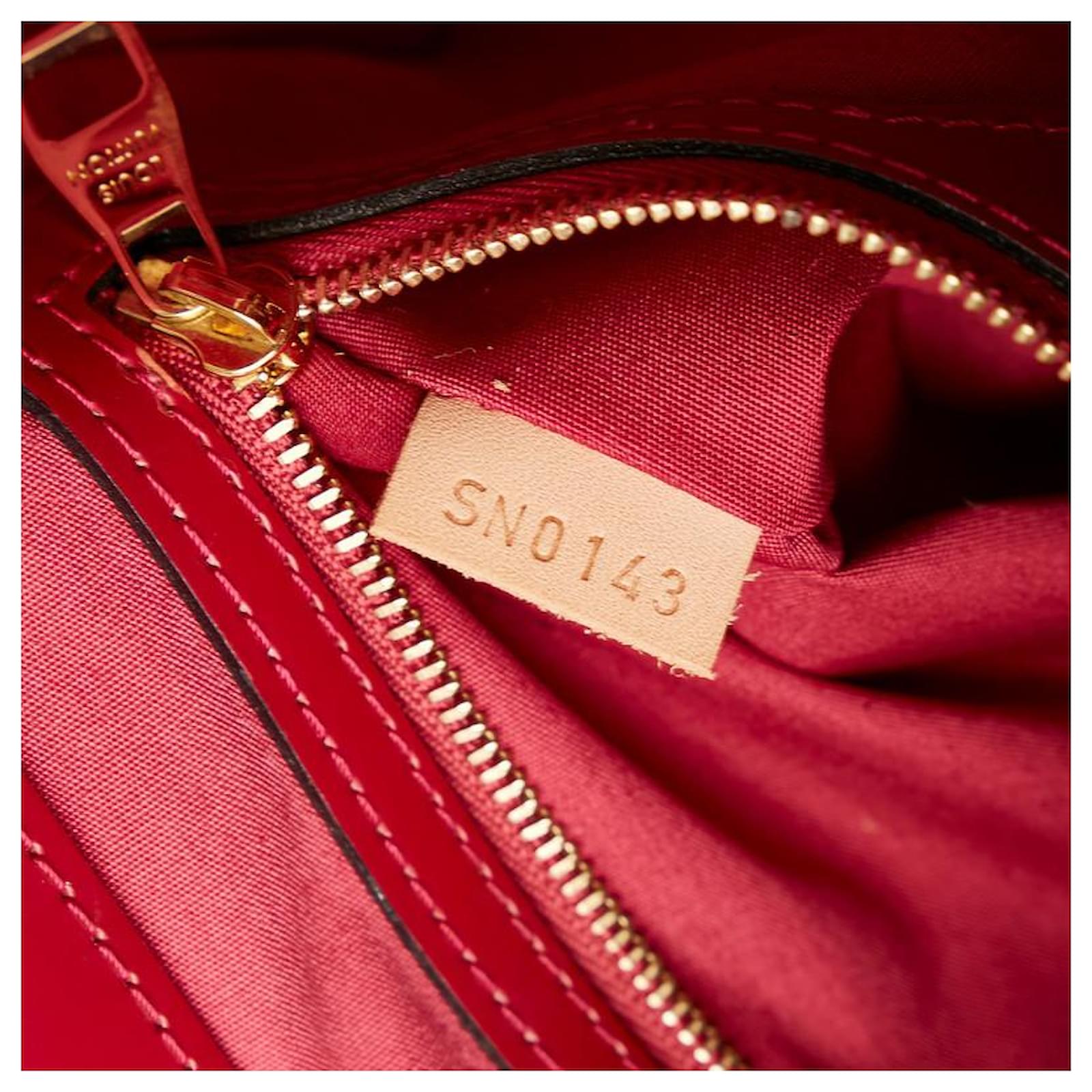 Louis Vuitton Monogram Vernis Catalina BB M90016 Red Leather Patent leather  ref.733783 - Joli Closet