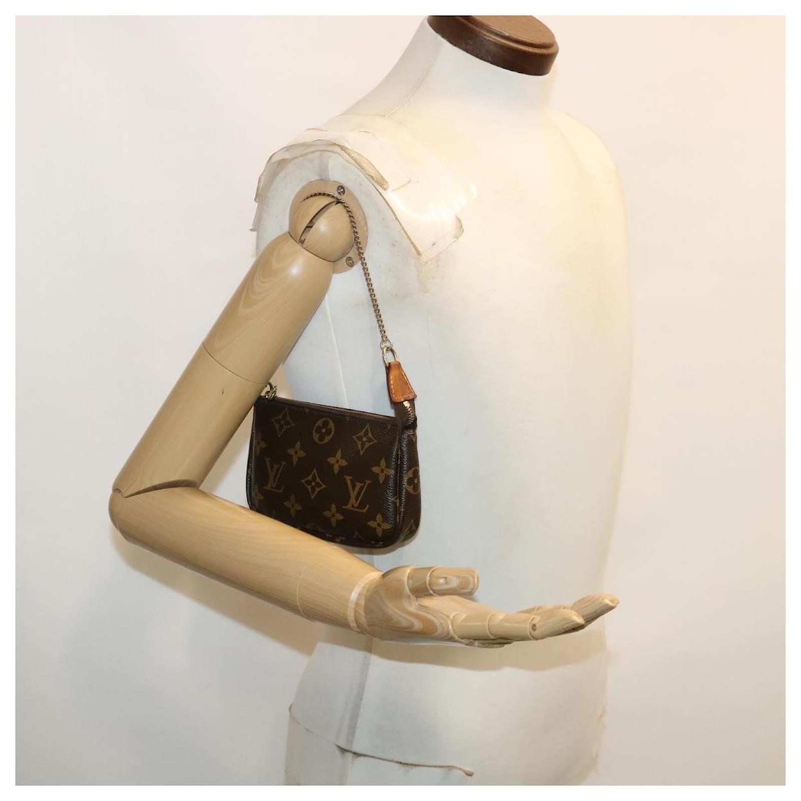 Louis Vuitton Mini Pochette Accessoires Brown Cloth ref.744730