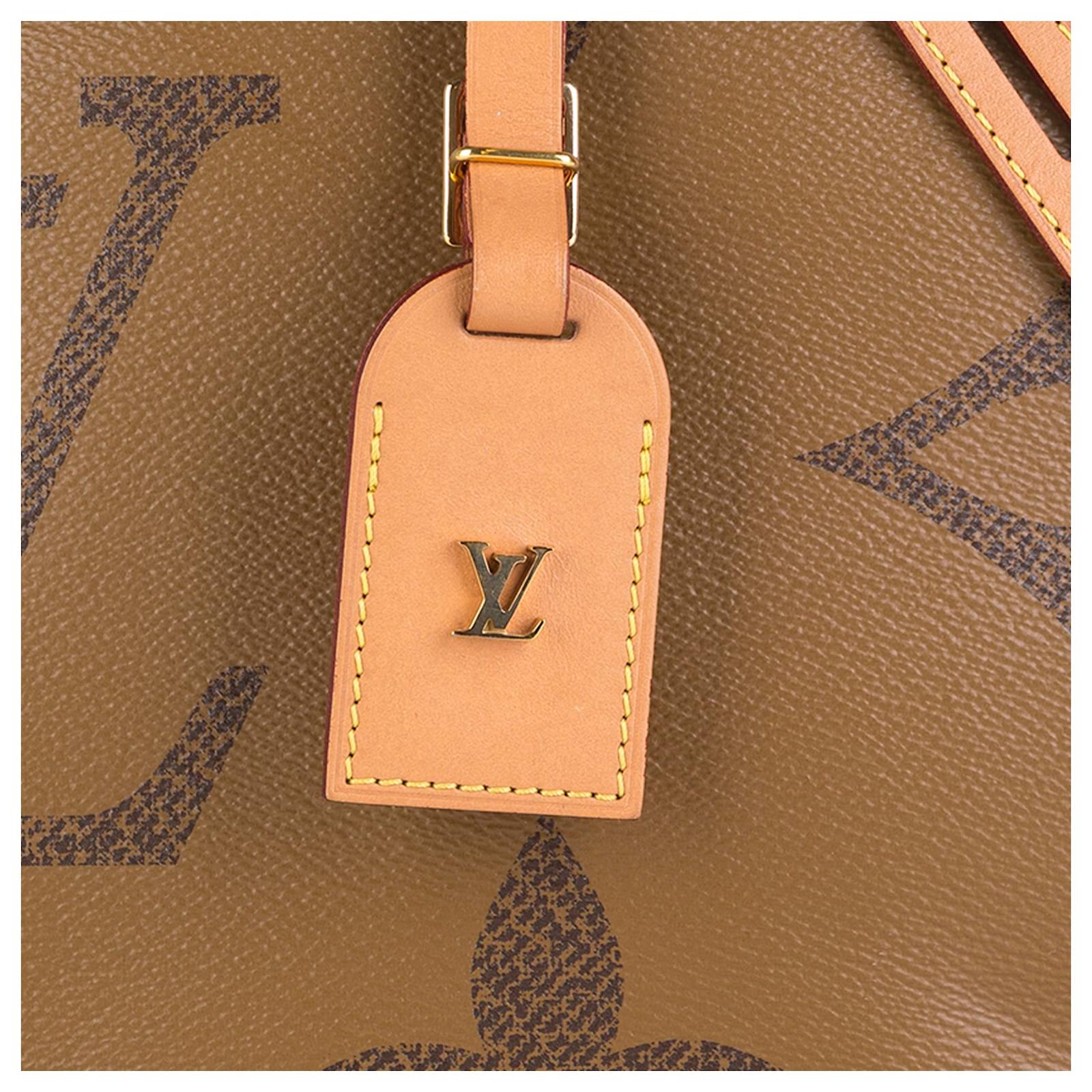 Louis Vuitton Brown Monogram Giant Reverse Boite Chapeau Souple Cloth  ref.736121 - Joli Closet