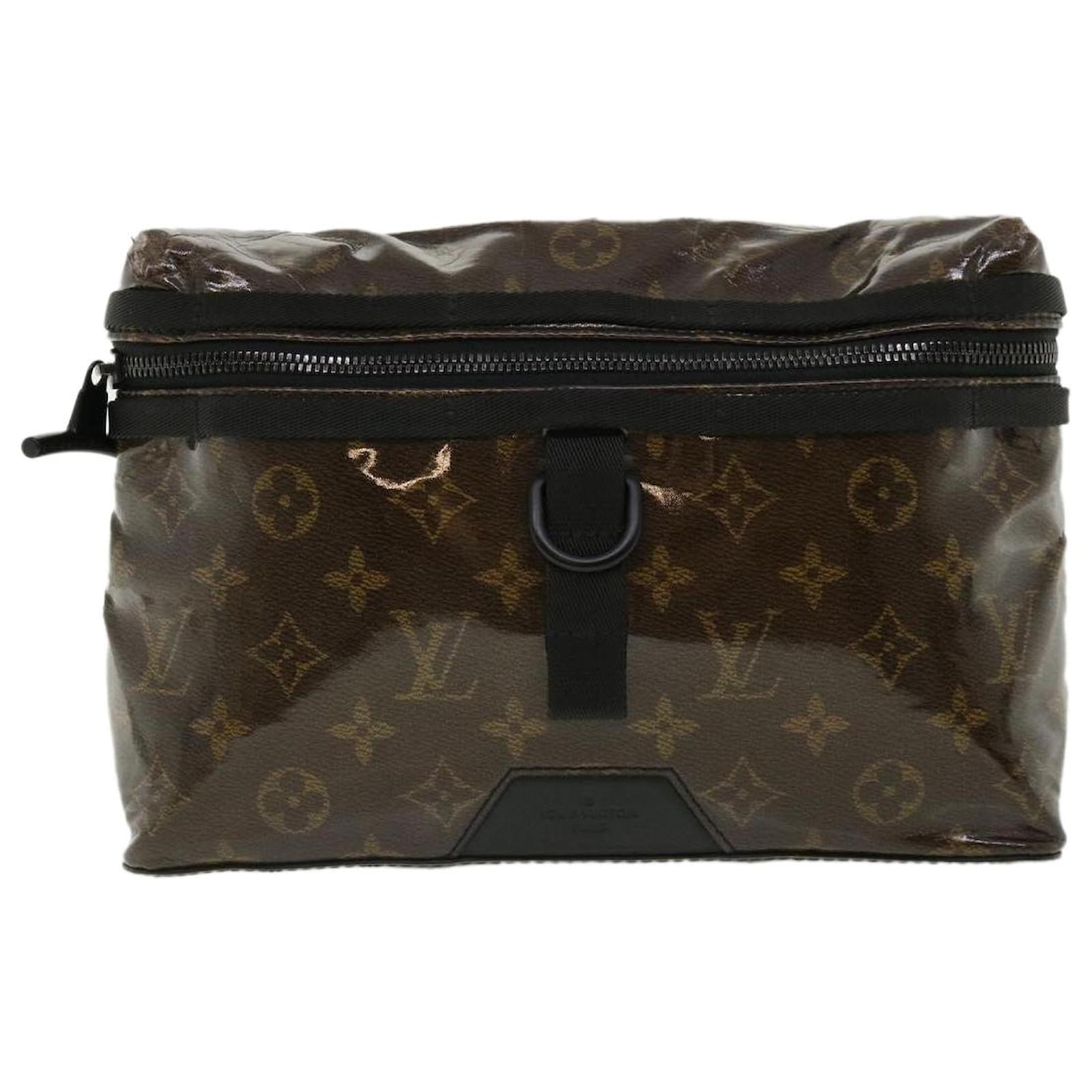 LOUIS VUITTON Monogram Eclipse Glaze Messenger PM | FASHIONPHILE