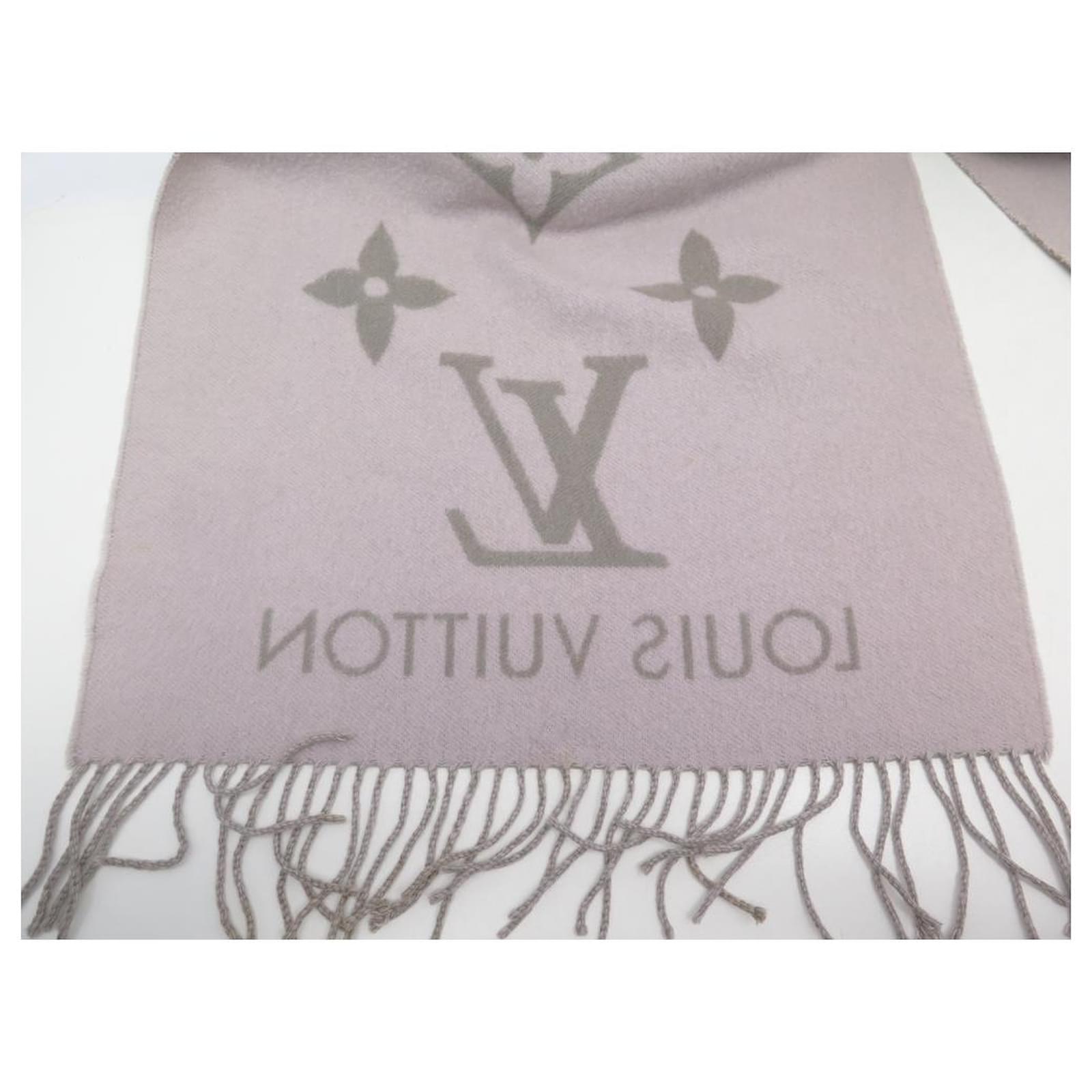 Louis Vuitton NEW VUITTON REYKJAVIK M SCARF71126 IN BEIGE CASHMERE