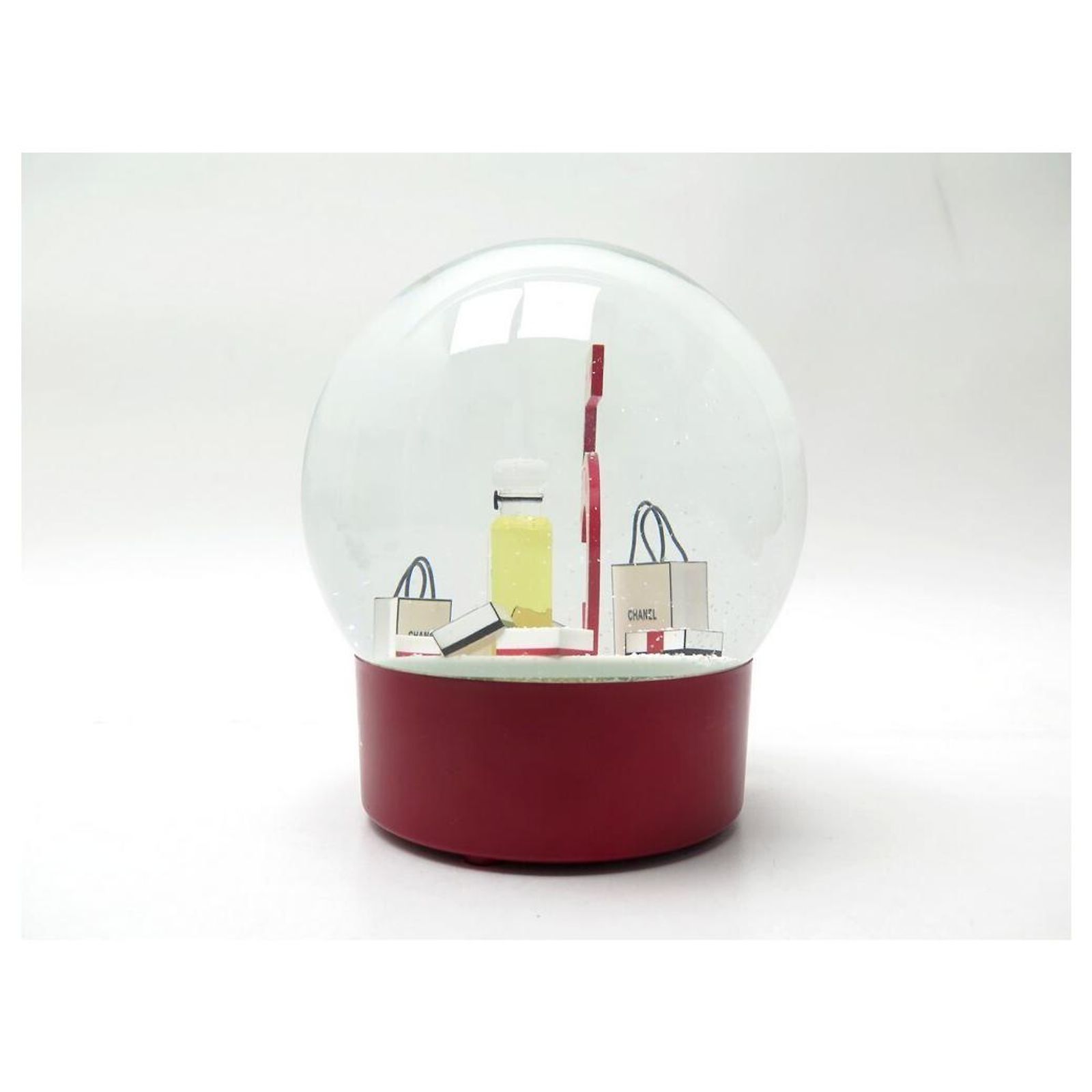 CHANEL NUMERO SNOW GLOBE 5 LARGE RED USB RECHARGEABLE SNOWBALL