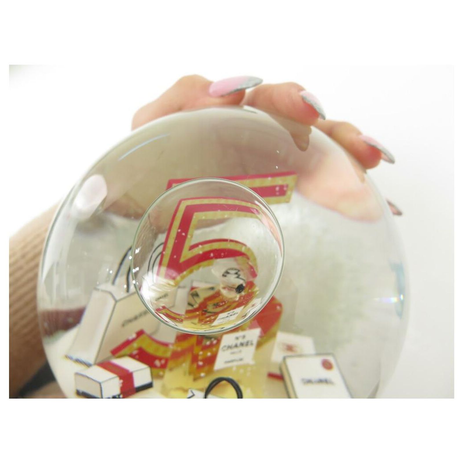 CHANEL NUMERO SNOW GLOBE 5 LARGE RED USB RECHARGEABLE SNOWBALL