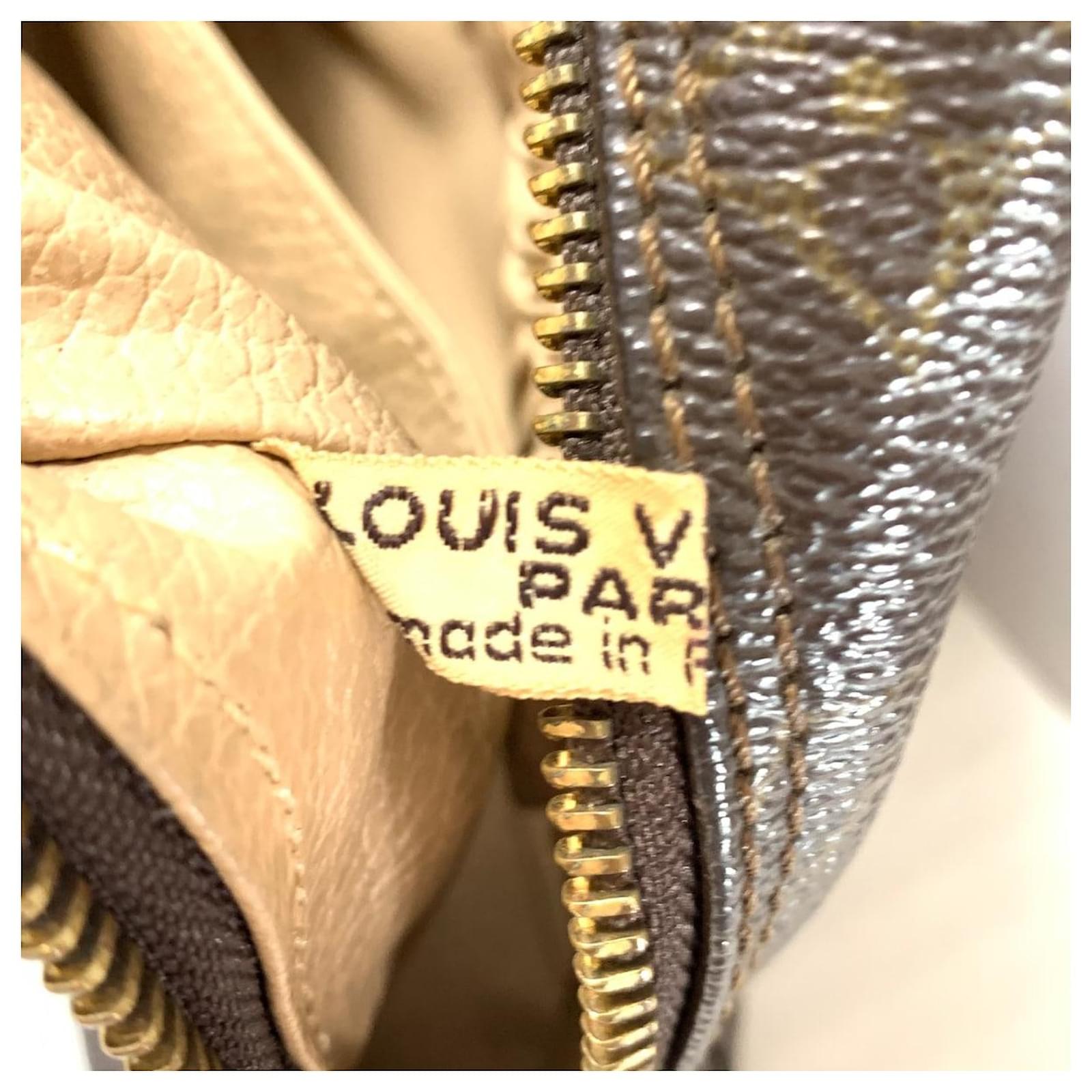 Louis Vuitton Trousse de Toilette Brown Cloth ref.612156 - Joli Closet