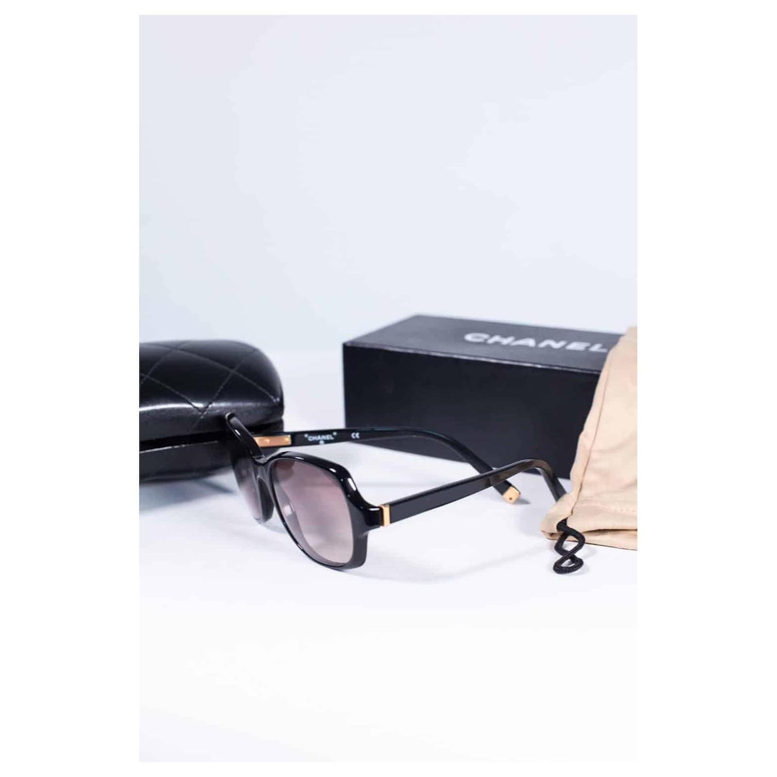 Chanel sunglasses Black Plastic ref.738982 - Joli Closet