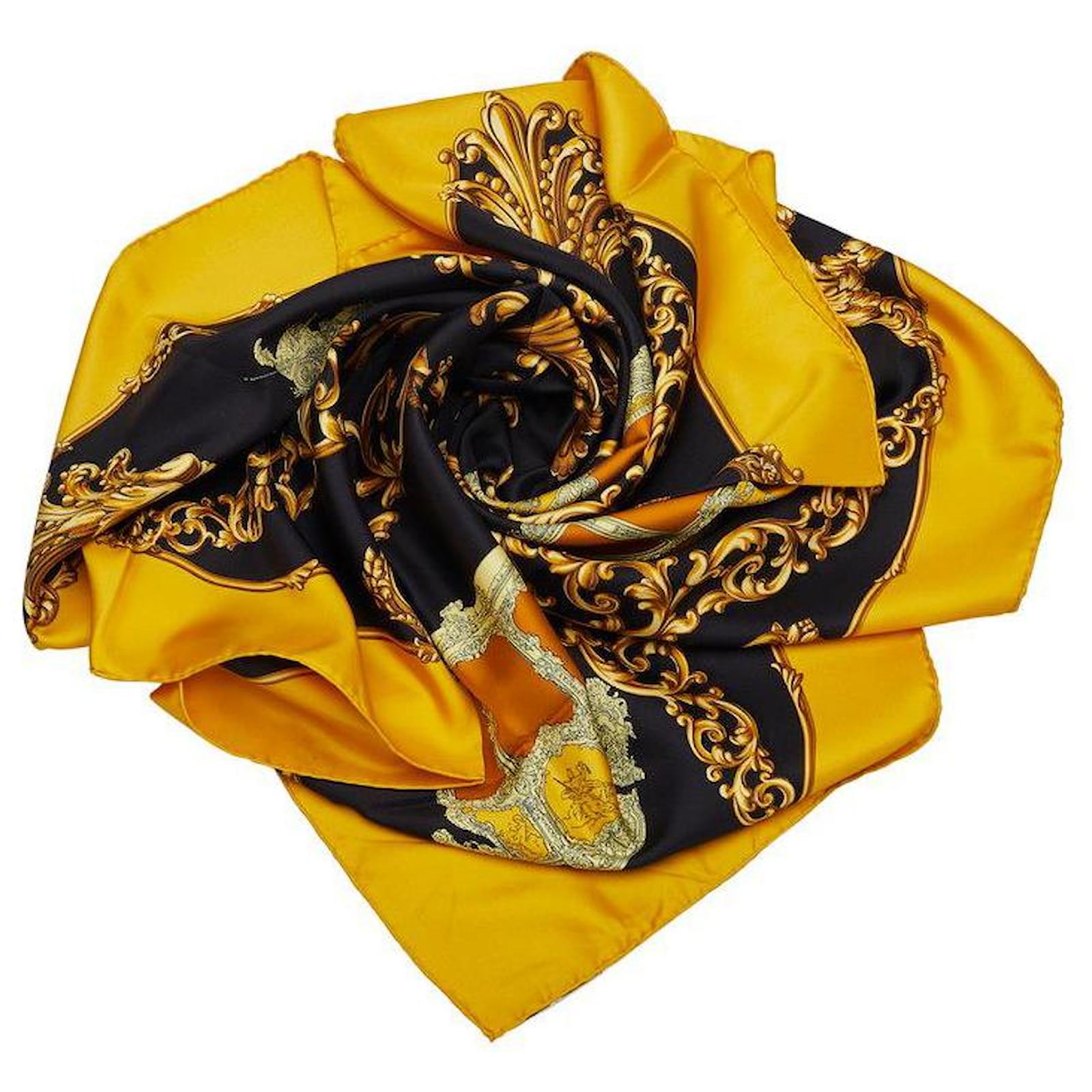 hermès Carré Carrosses d'Or Silk Scarf gold Golden Metal ref.740373 ...