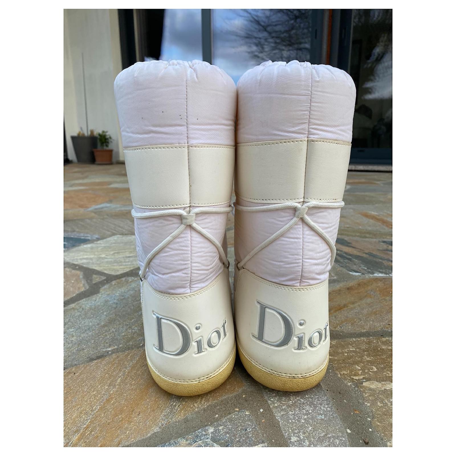 CHRISTIAN DIOR MONOGRAM LOGO White Fur Winter Ski Snow Insulated Waterproof  Apres Ski Boots Moon Boots w Tassels us 8 - 9 / It 38-40