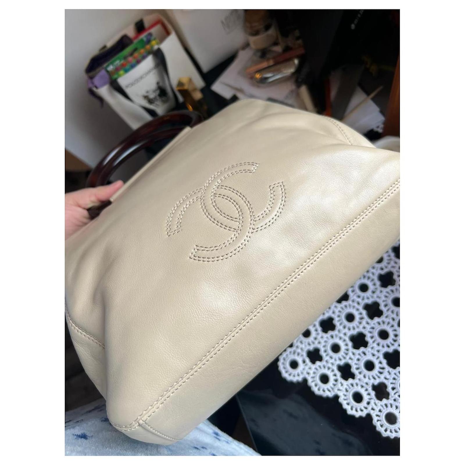 Vintage Chanel 1997-1999 Beige Lambskin Leather CC Top Handle Tortoise  Resin Acrylic Wood Handle Bag