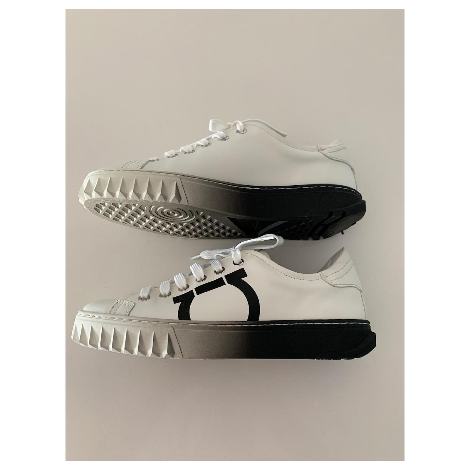 Salvatore Ferragamo Sneakers White Leather ref.760229 - Joli