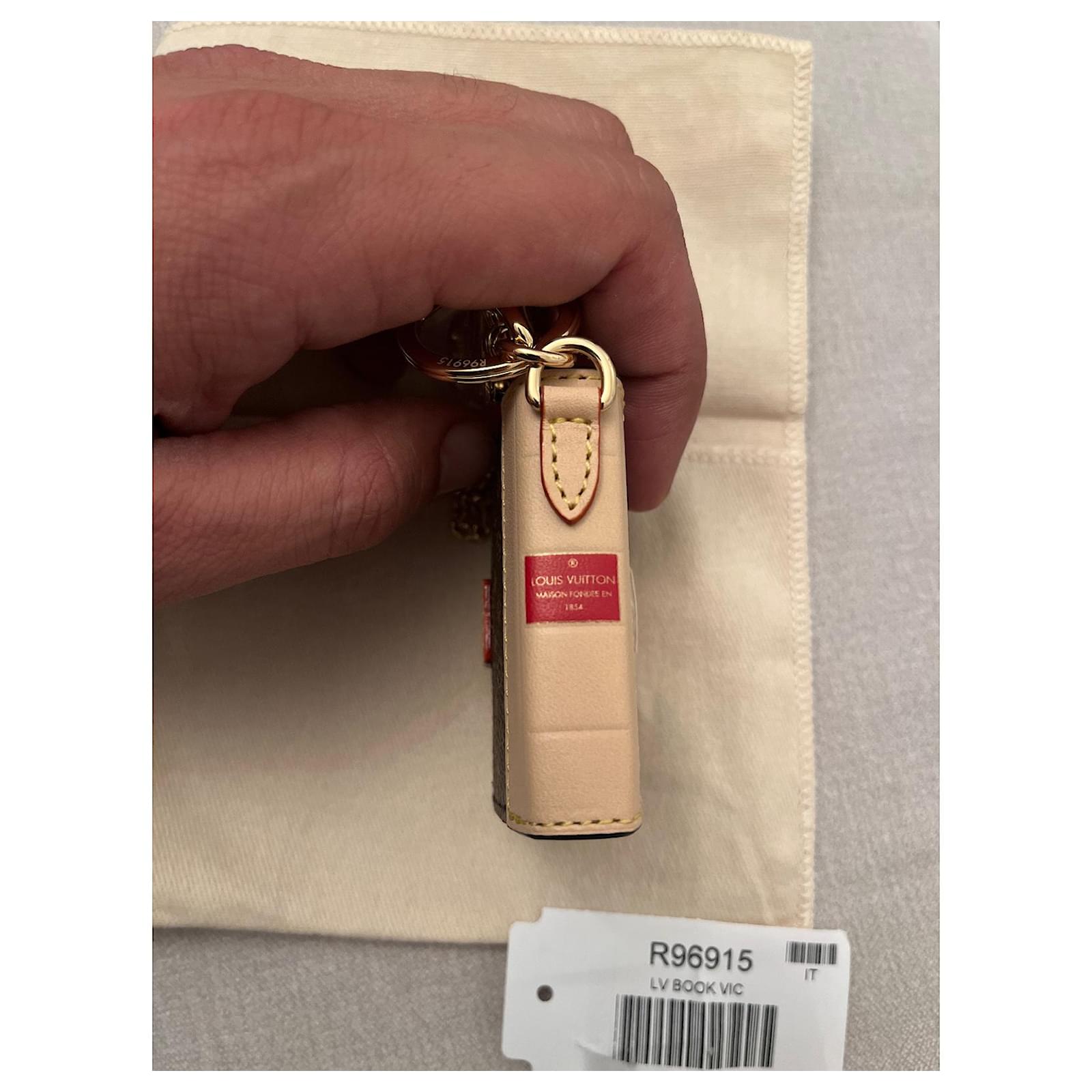 Key ring lv Book keyring diary louis Vuitton Light Brown Beige