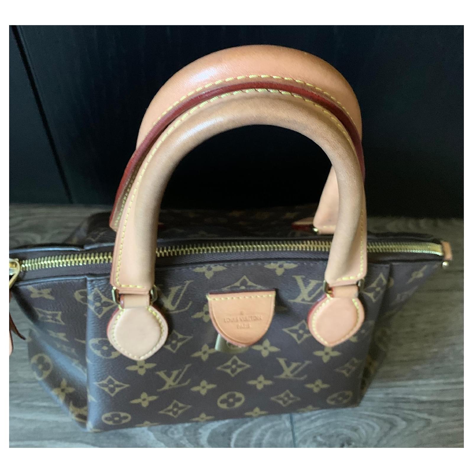 Products By Louis Vuitton: Rivoli Pm