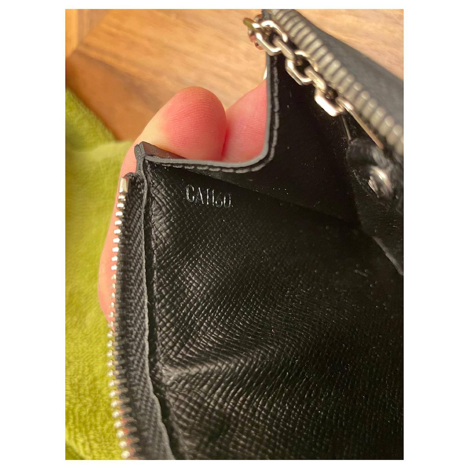 Louis Vuitton LV Epi Schlüsseletui aus schwarzem Leder ref.768006 - Joli  Closet