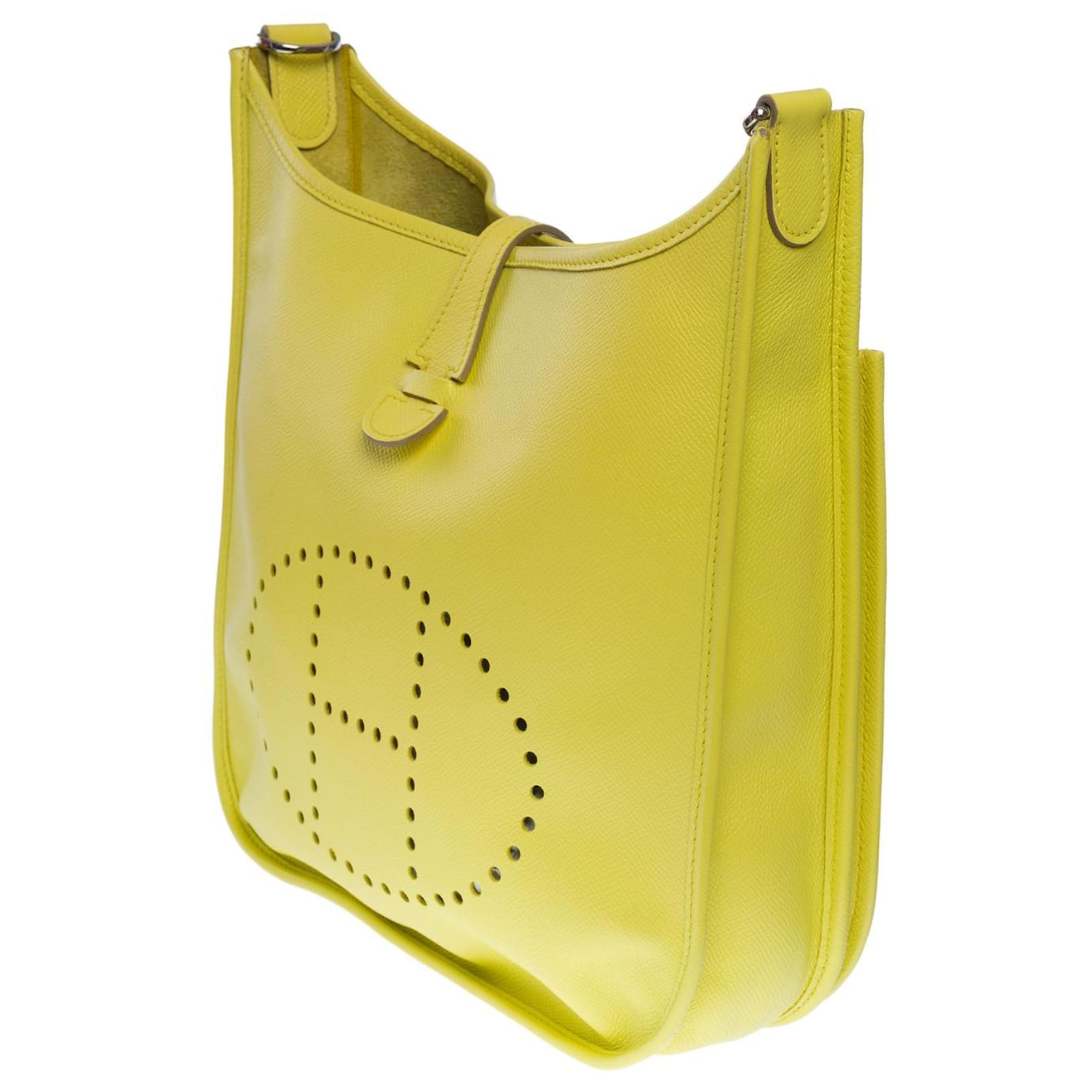 Hermès The iconic and luminous Hermes Evelyne PM shoulder bag in lime yellow  epsom leather, ref.771524 - Joli Closet