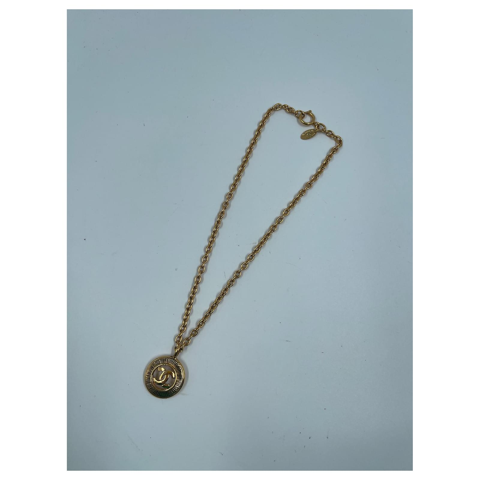 Gold-Toned ChanelNecklace Golden Metal ref.777948 - Joli Closet