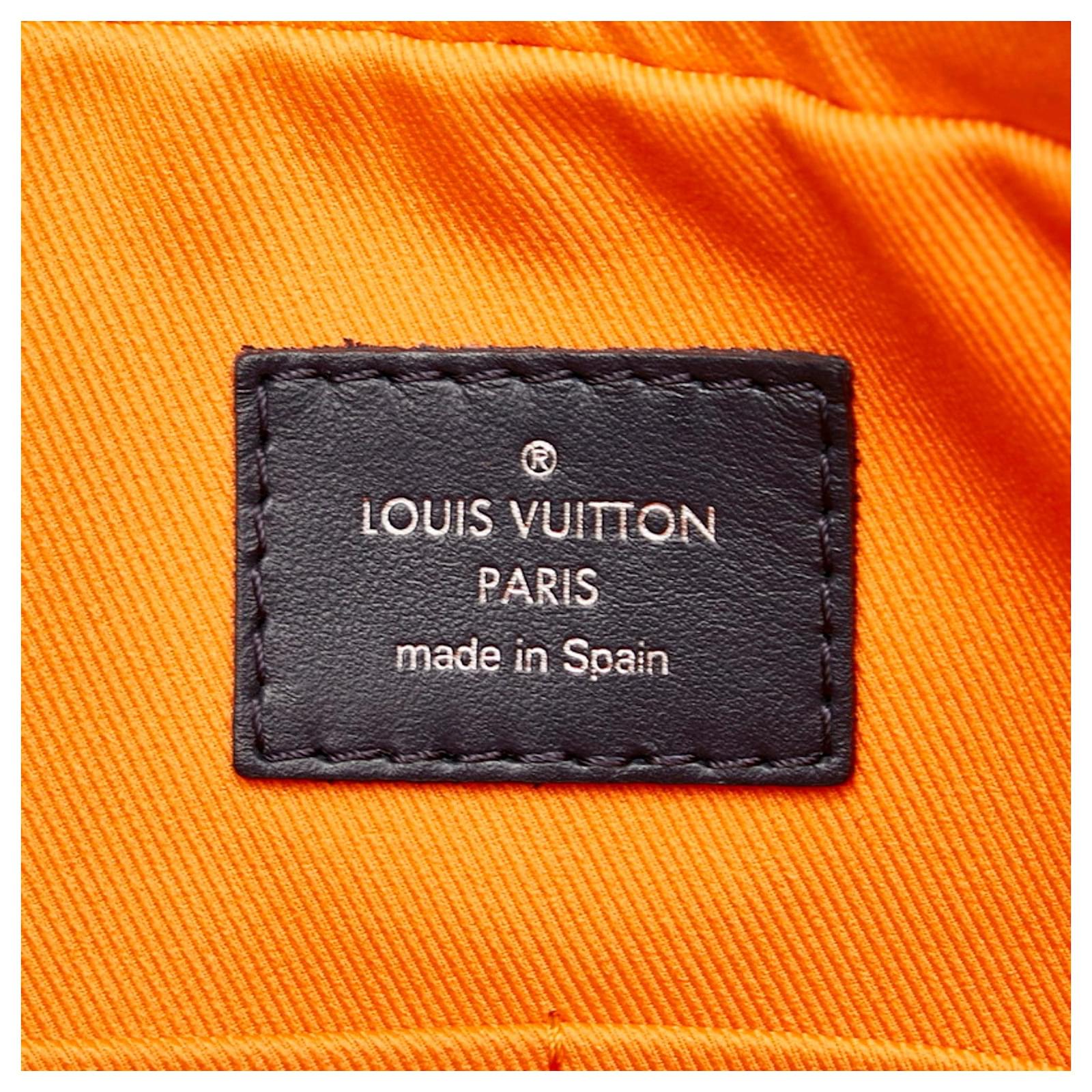 Louis Vuitton Grey Cloth ref.981977 - Joli Closet