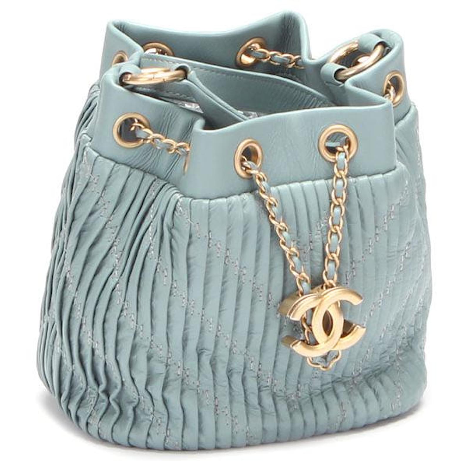 Chanel Pleated Drawstring Bucket Bag Blue Lambskin ref.782431 - Joli Closet
