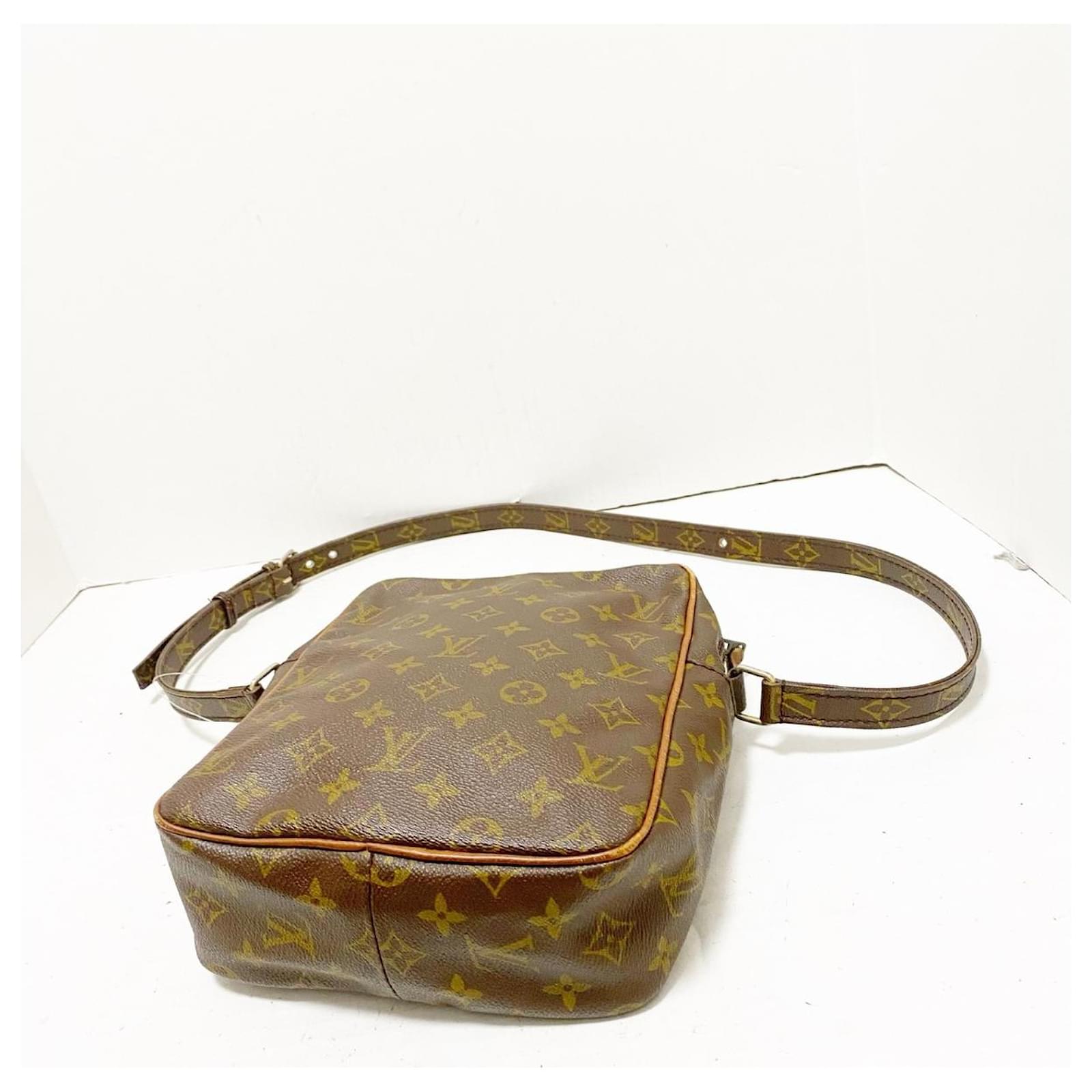 Louis Vuitton Marceau Brown Cloth ref.782867 - Joli Closet