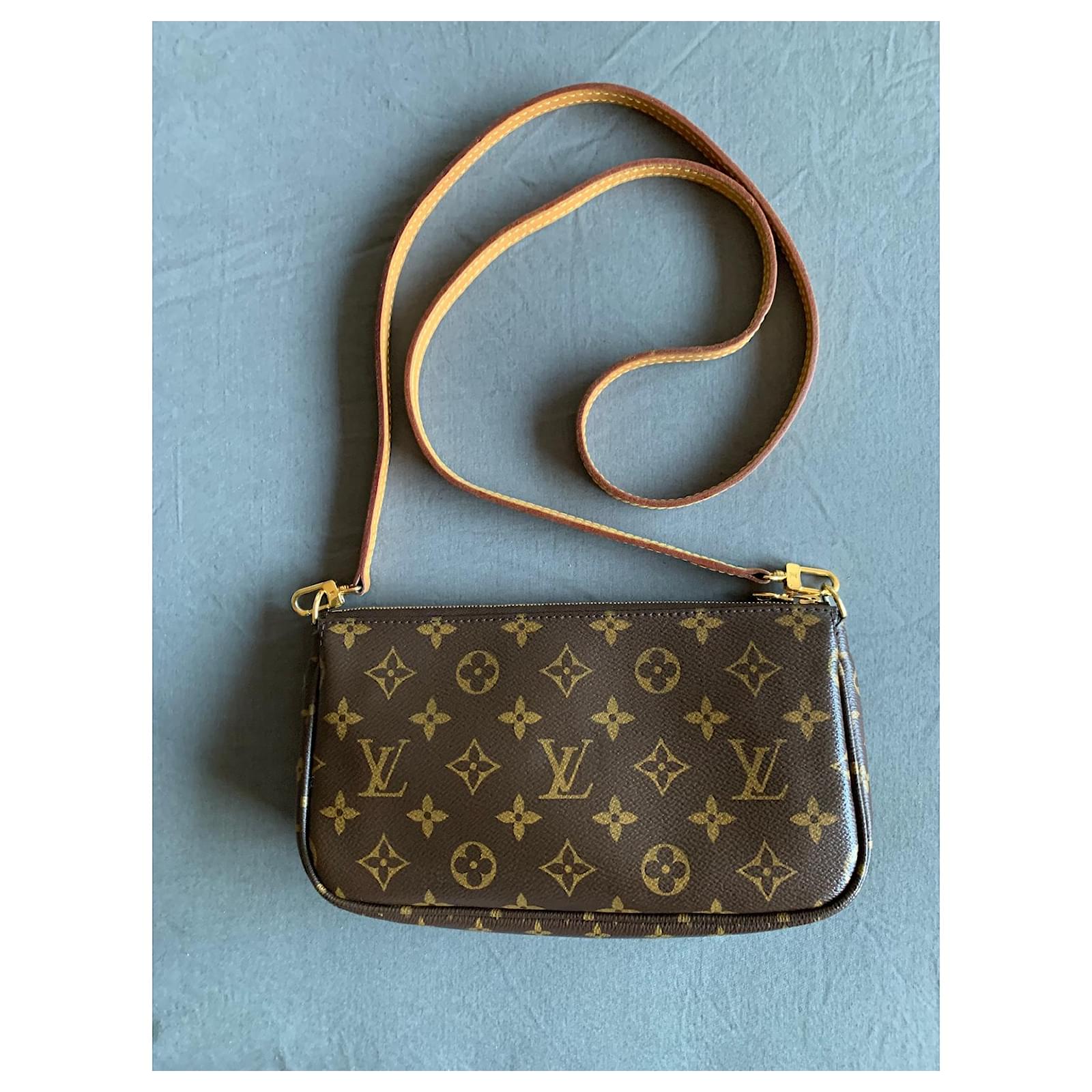 Louis Vuitton Pochette Accessoires NM bag Cloth ref.784181 - Joli Closet