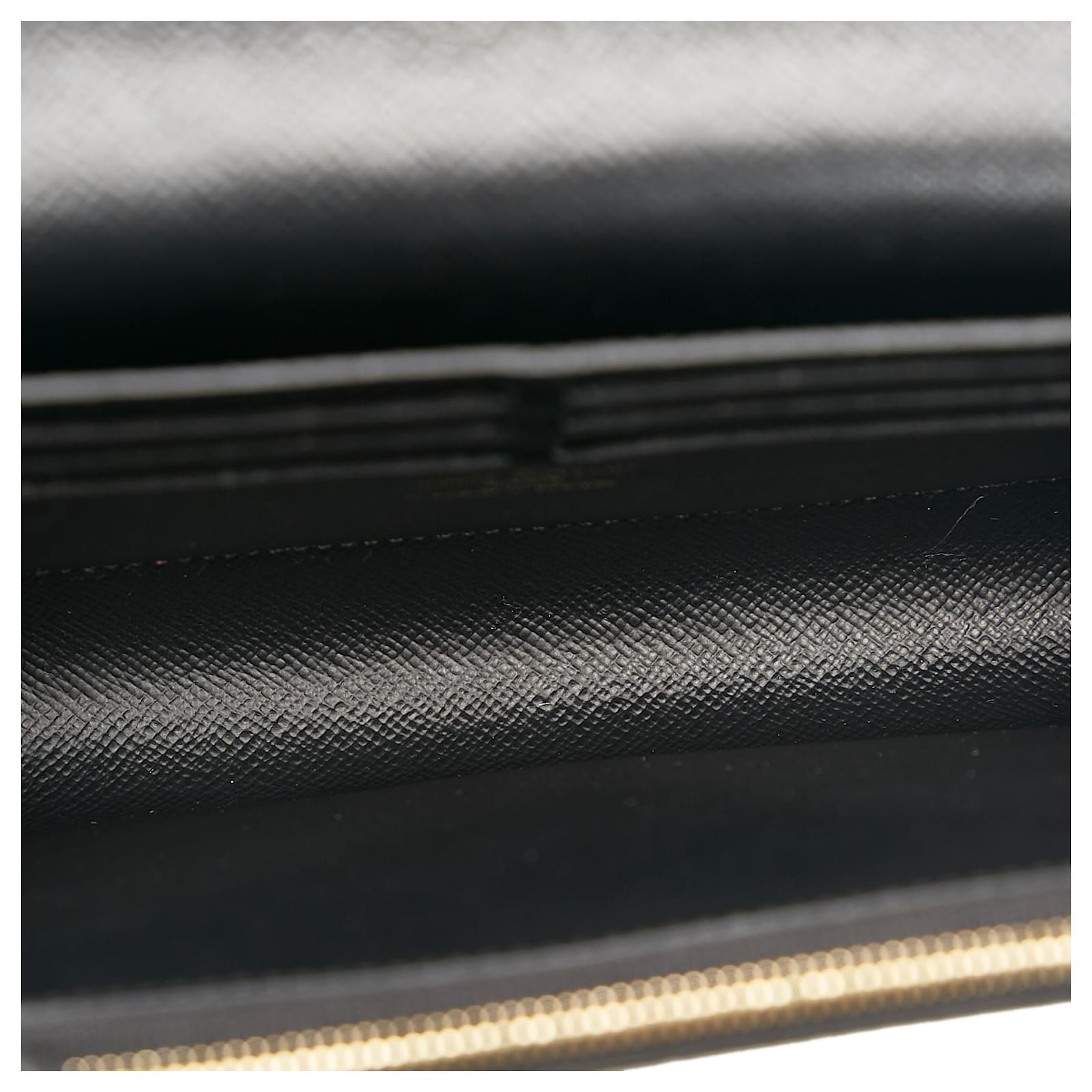 Louis Vuitton Cartera negra con cadena Epi Twist Love Lock Negro Cuero  ref.1041704 - Joli Closet