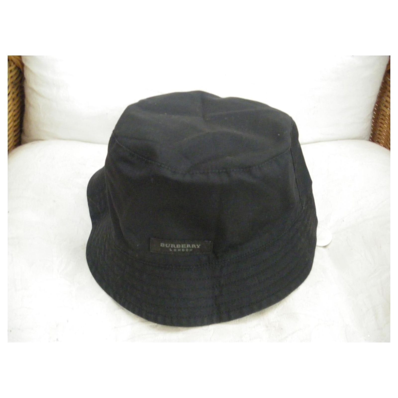 Burberry bucket hat -authentic, reversible, excellent condition, hardly worn Burberry Hats Cotton ref.784253 - Joli Closet main image 2