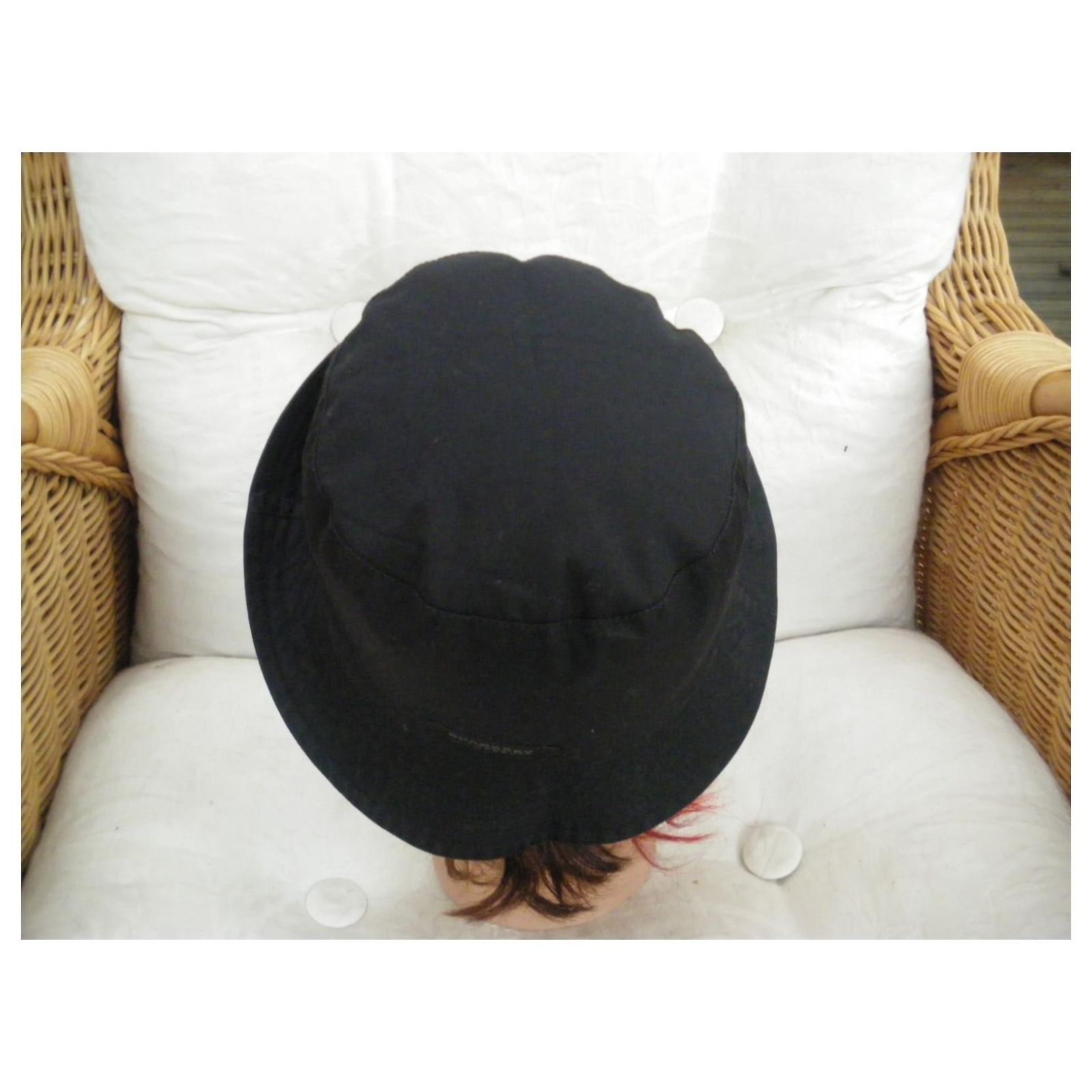 Burberry bucket hat -authentic, reversible, excellent condition, hardly worn Burberry Hats Cotton ref.784253 - Joli Closet main image 3