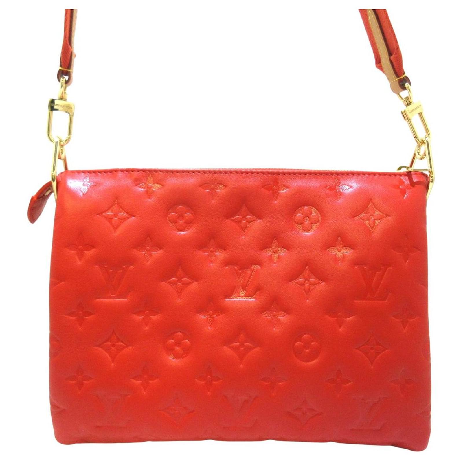 Louis Vuitton Coussin Red Leather ref.784965 - Joli Closet