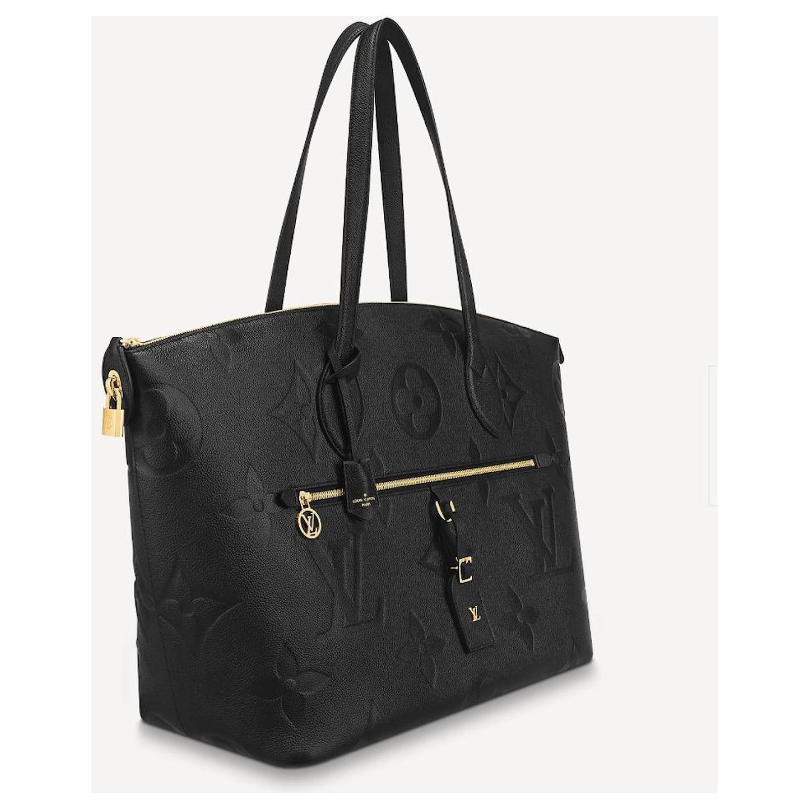 Cloth travel bag Louis Vuitton Black in Cloth - 16552354