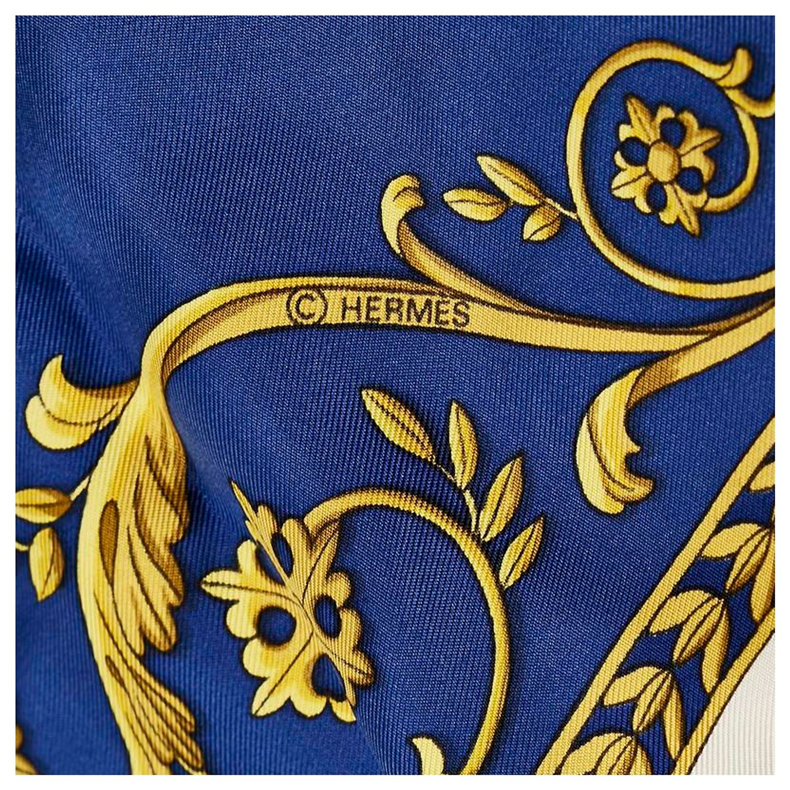 Écharpe HERMES Carré 65 Jardin De Calypso - Soie Et Coton Bleu - Avec Boîte Et étiquettes - Occasion Non Portée