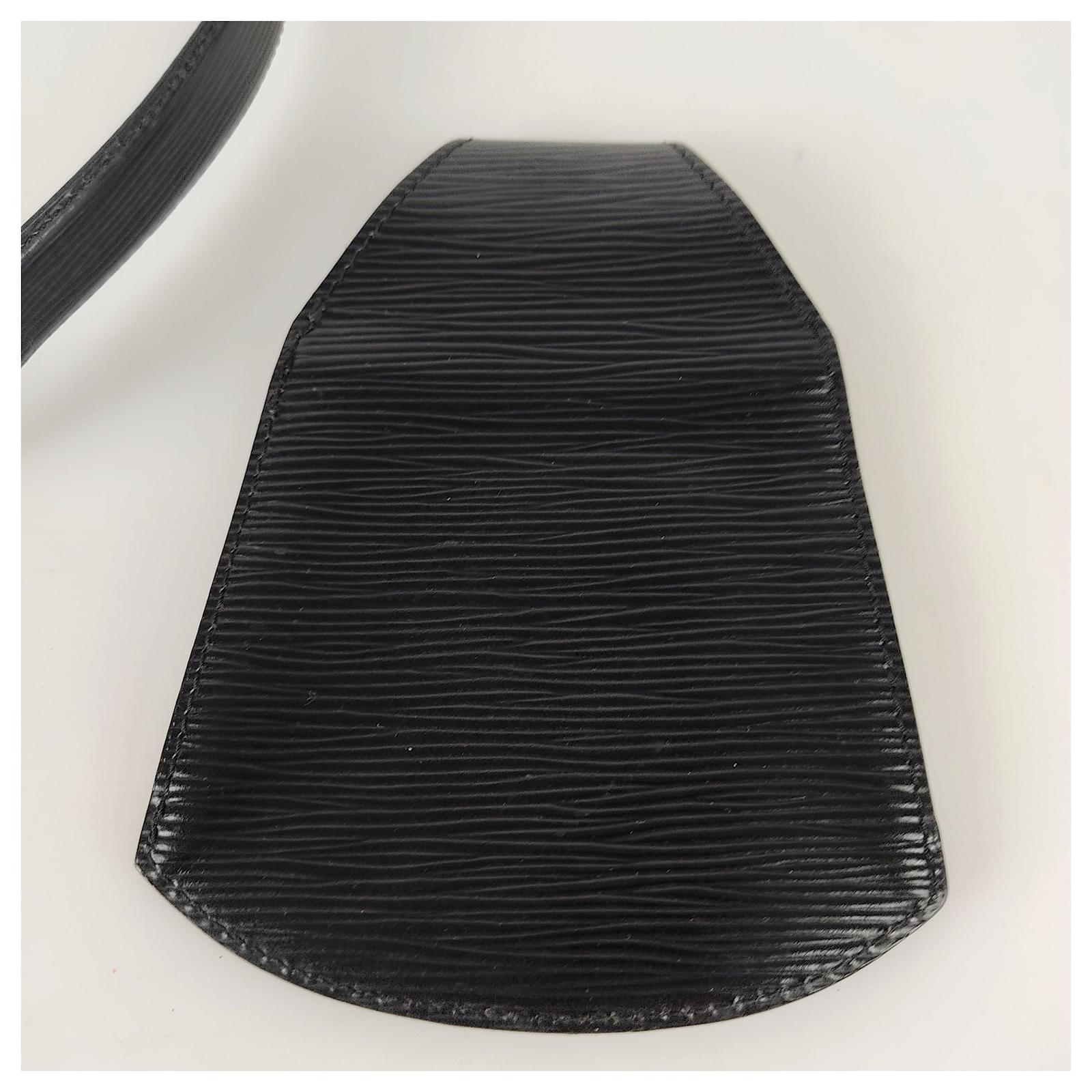 Louis Vuitton Sherwood Epi Belt Bag Black Leather ref.786491 - Joli Closet