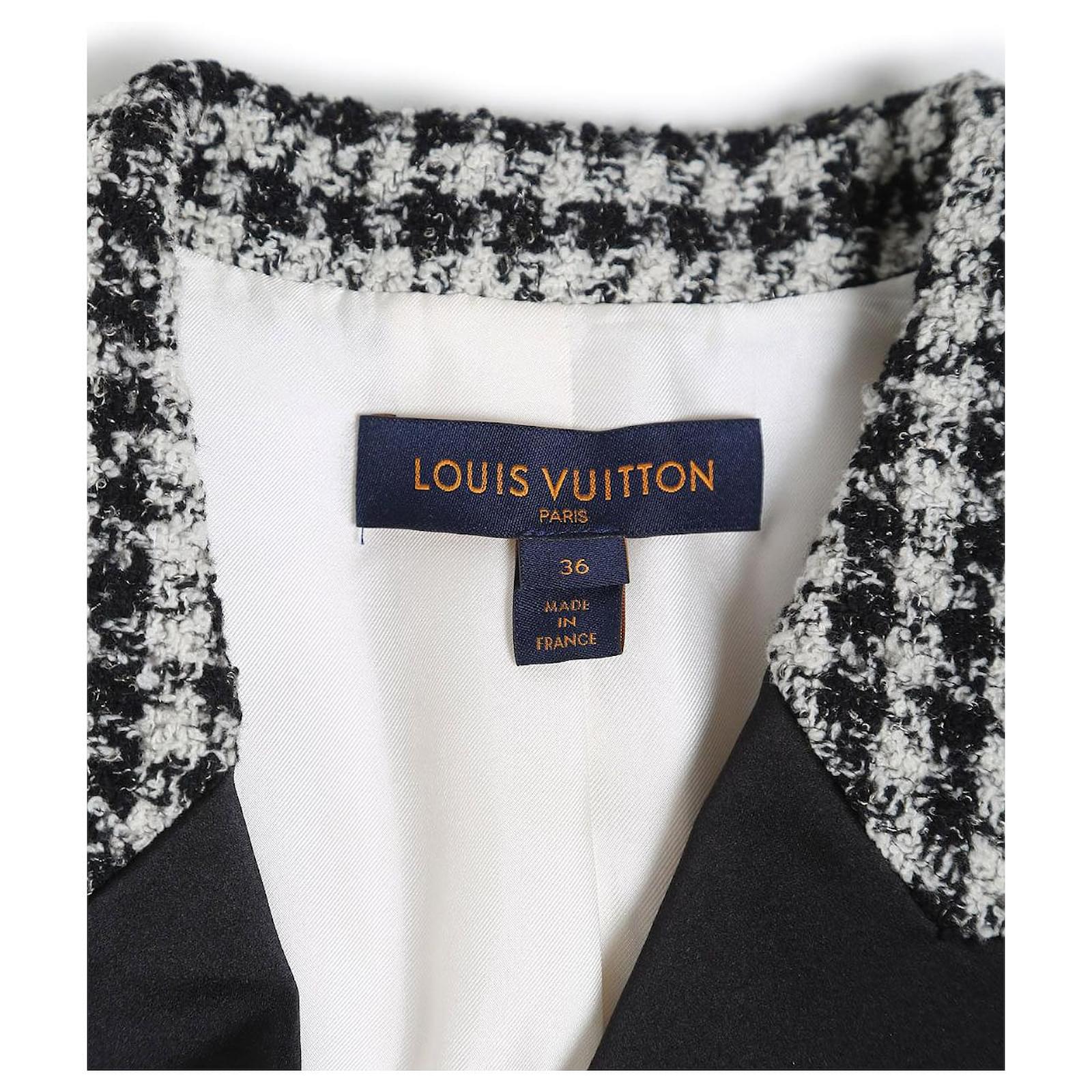 Louis Vuitton Creamy Single Breasted Blazer With Black Satin And