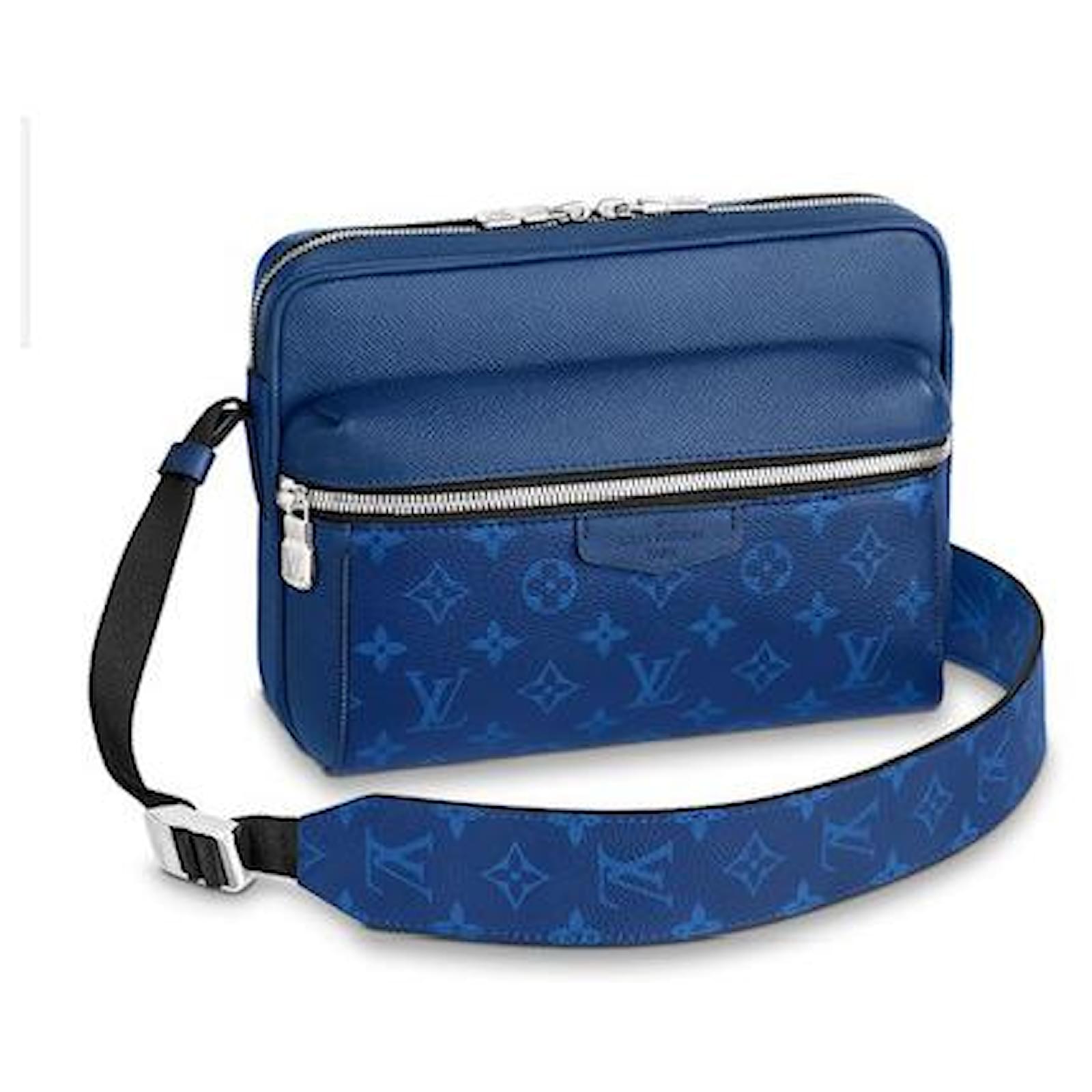 Louis Vuitton LV Outdoor messenger blue Leather ref.787709 - Joli