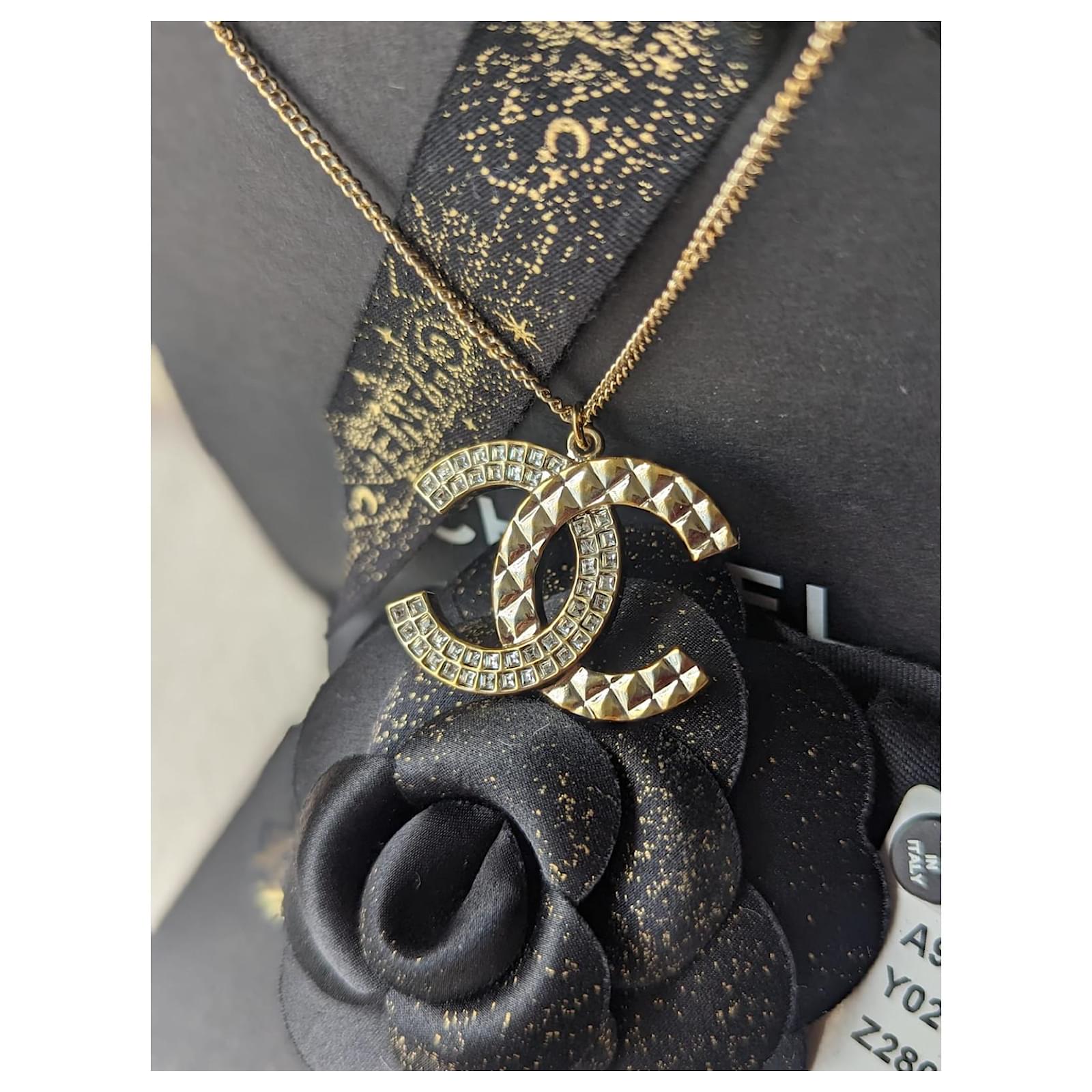 pendant chanel necklace gold
