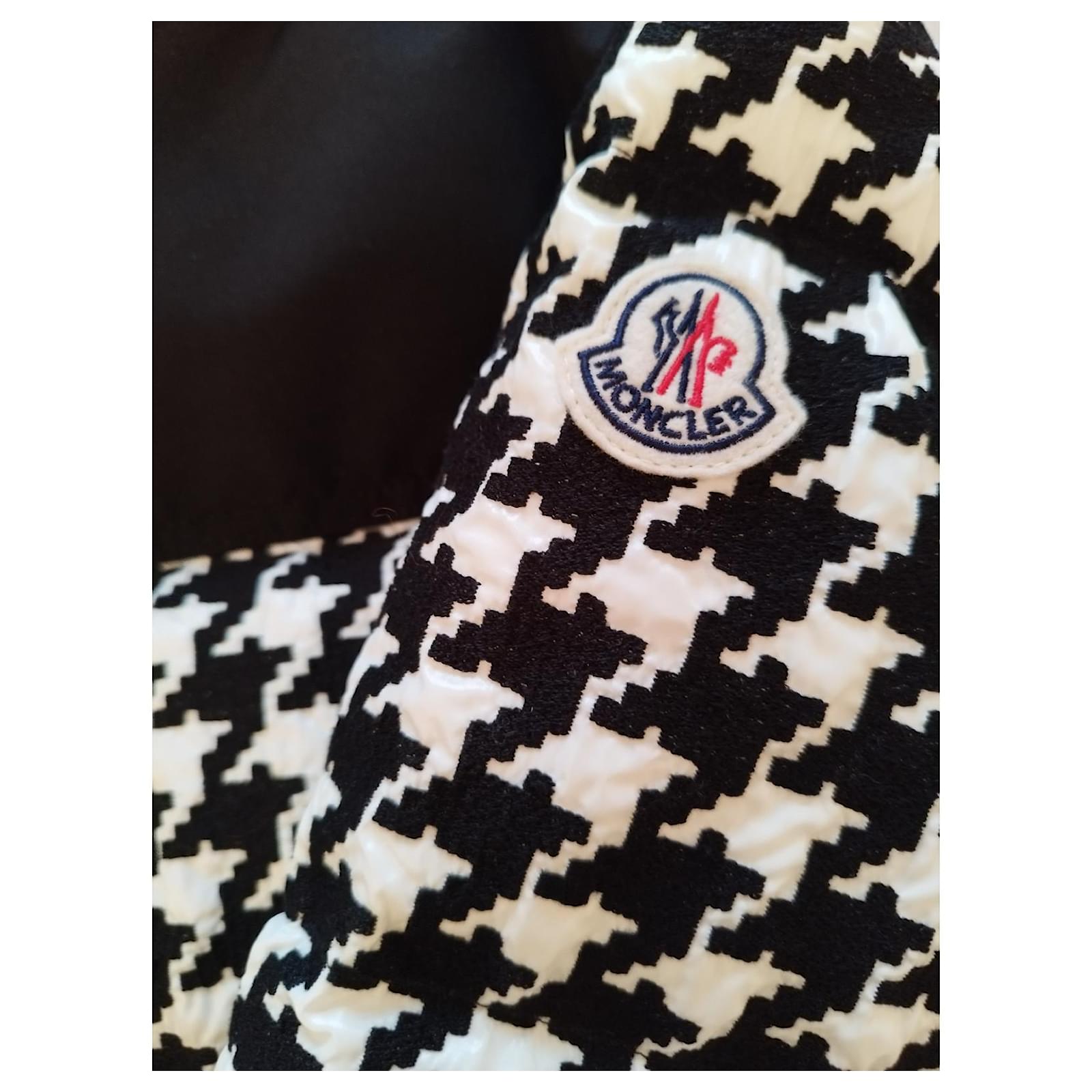 Moncler Nil Houndstooth white and black down jacket Synthetic ref.794169 Joli Closet