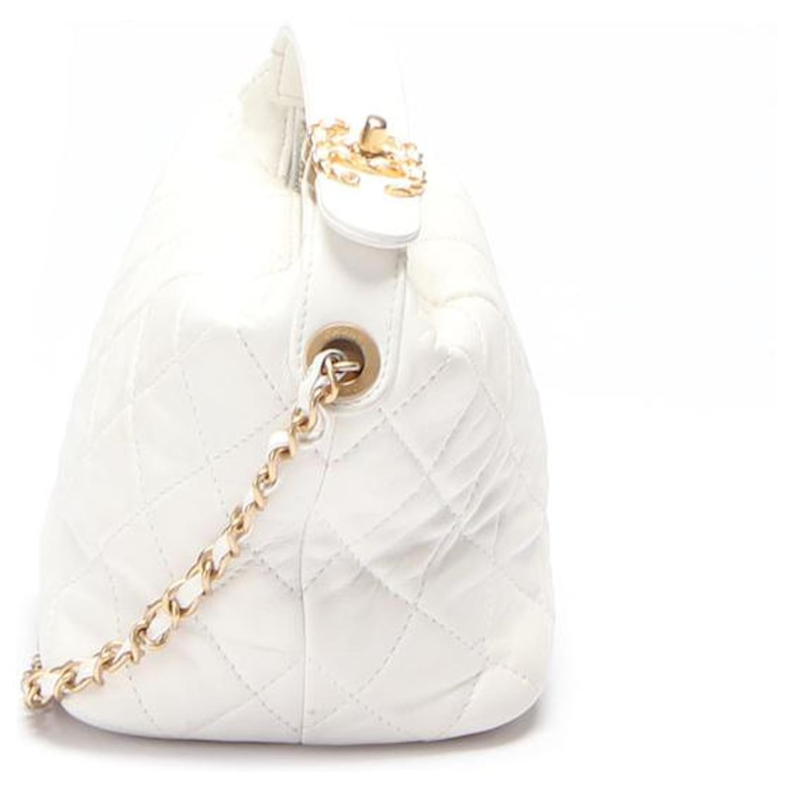 Chanel Quilted Leather Perfect Meeting Hobo Bag White Lambskin ref.798141 -  Joli Closet