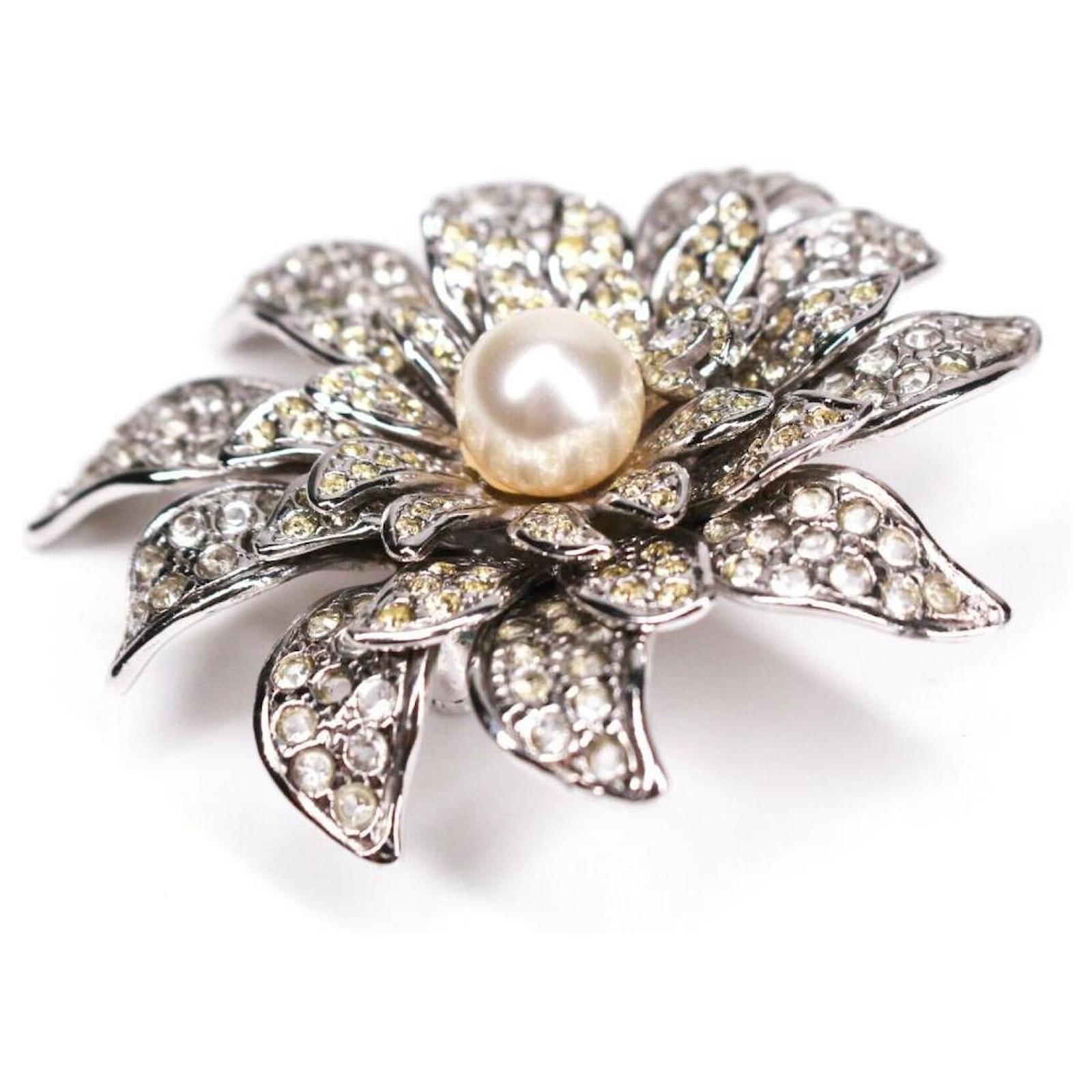 Chanel 05a 2005 Fall Crystal Flower Pin Brooch Silver Metal with Center ...
