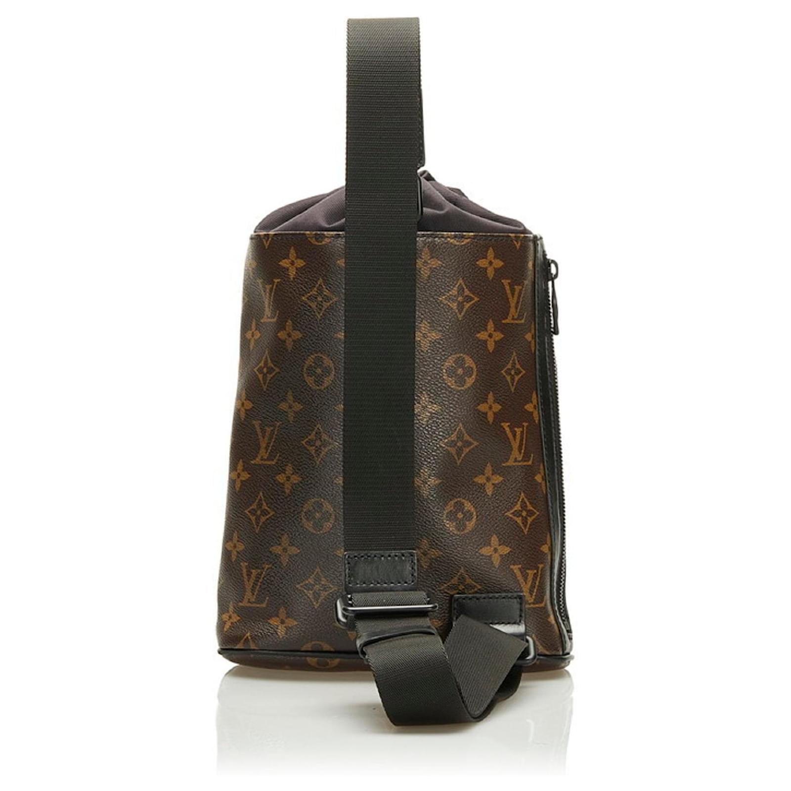 Louis Vuitton Chalk Sling Brown Cloth ref.799653 - Joli Closet