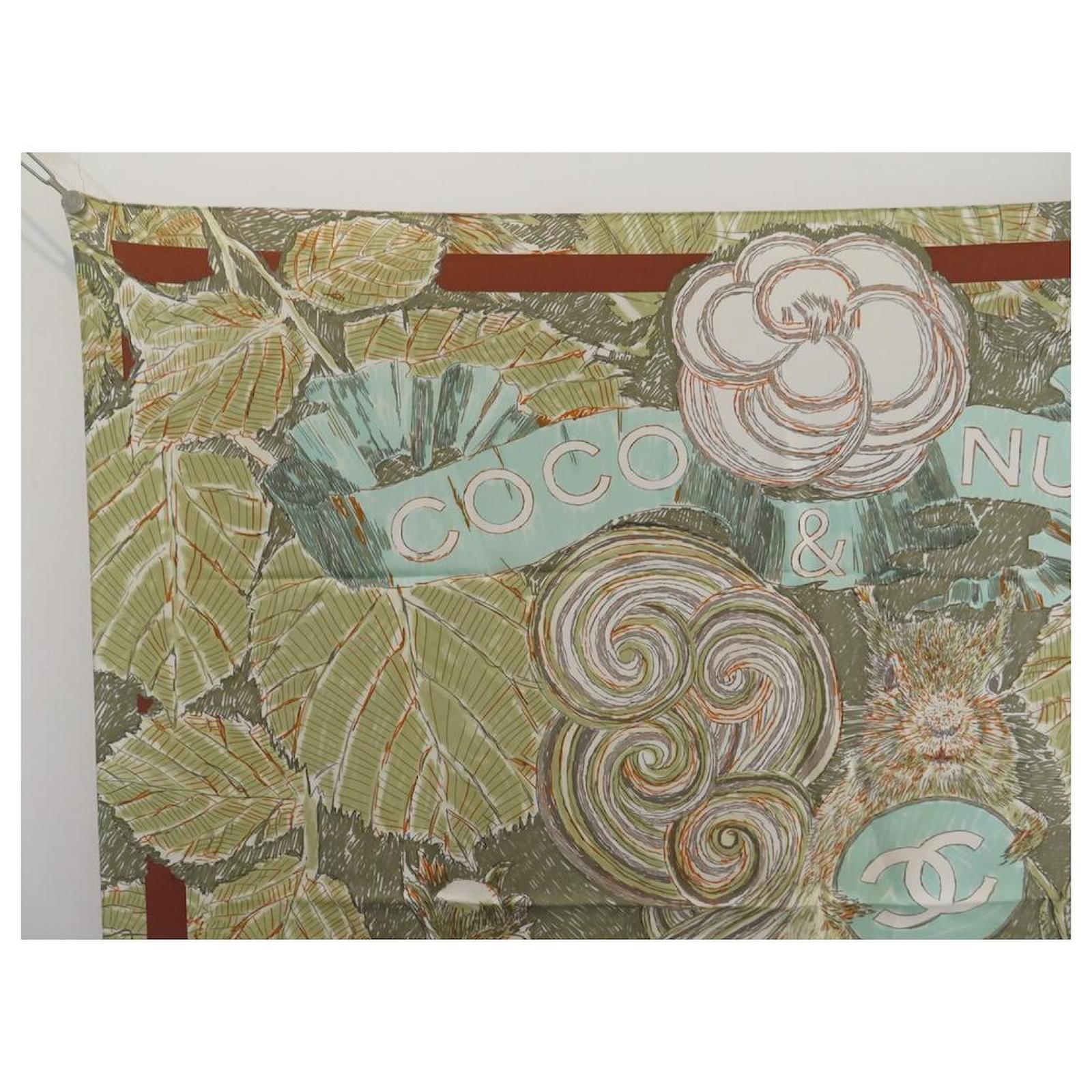 NEUF FOULARD CHANEL COCO & NUTS ECUREUIL EN SOIE KAKI SQUIRREL SILK