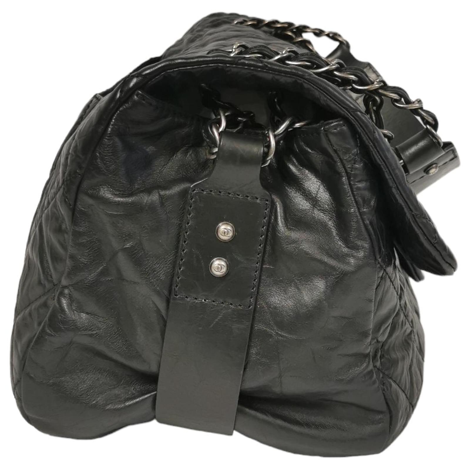 Chanel Flap Bag Large Black Crinkled Leather ref.803493 - Joli Closet