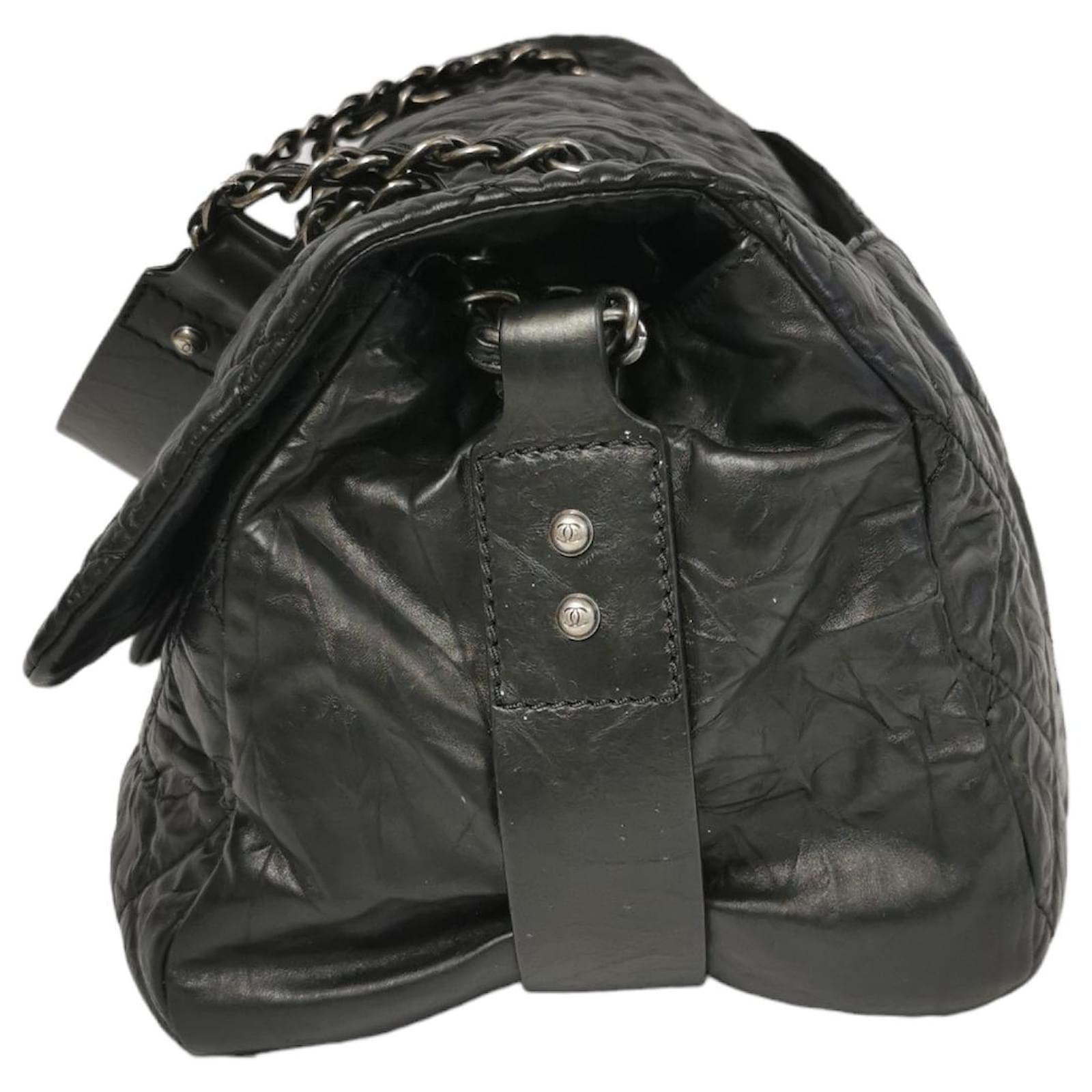 CHANEL　バッグ Chanel Flap Bag Large Black Crinkled Leather ref.803493 - Joli Closet