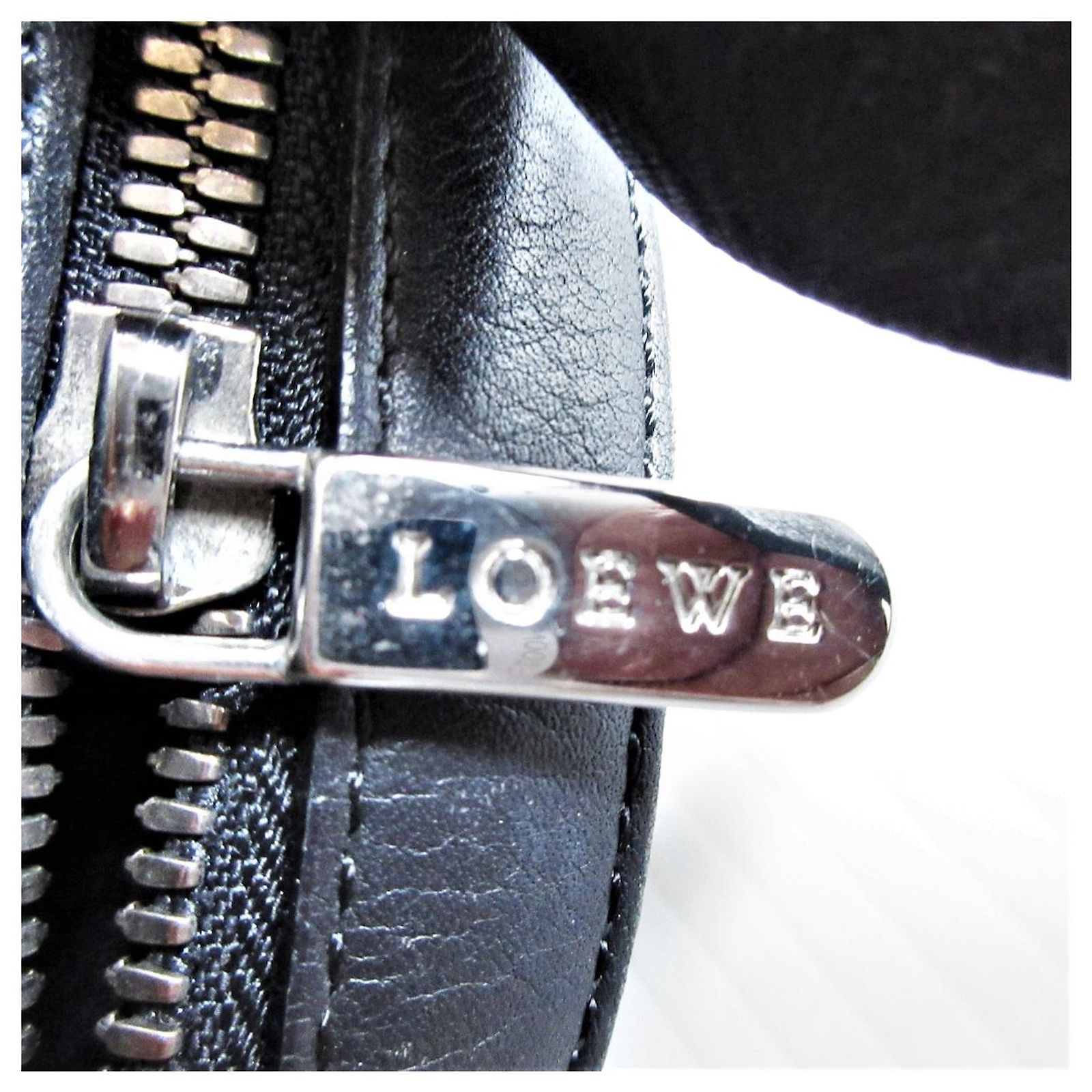 Loewe Anagram Black Leather ref.804147 - Joli Closet