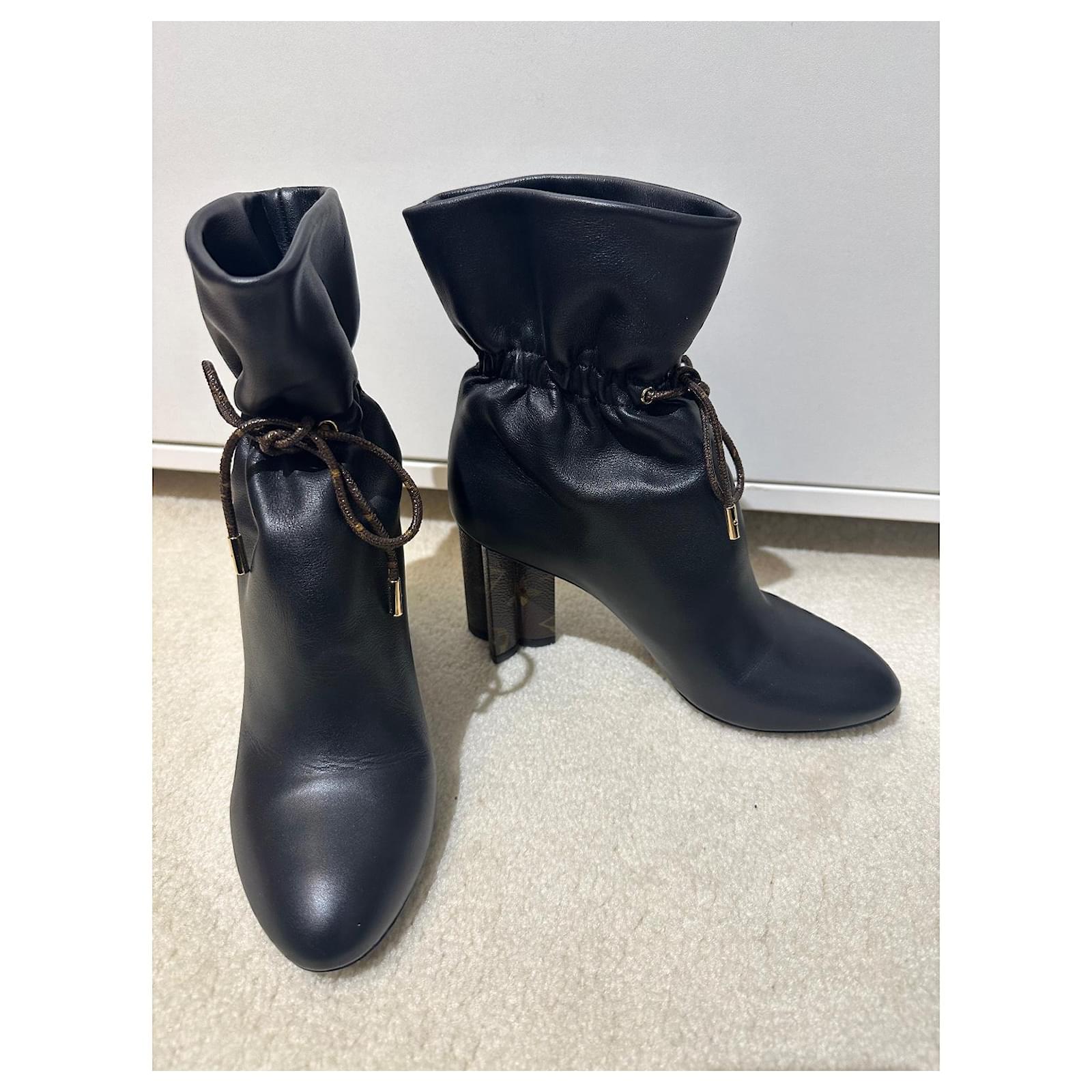 Louis Vuitton Silhouette Monogram ankle boot Black Leather ref.804243 -  Joli Closet
