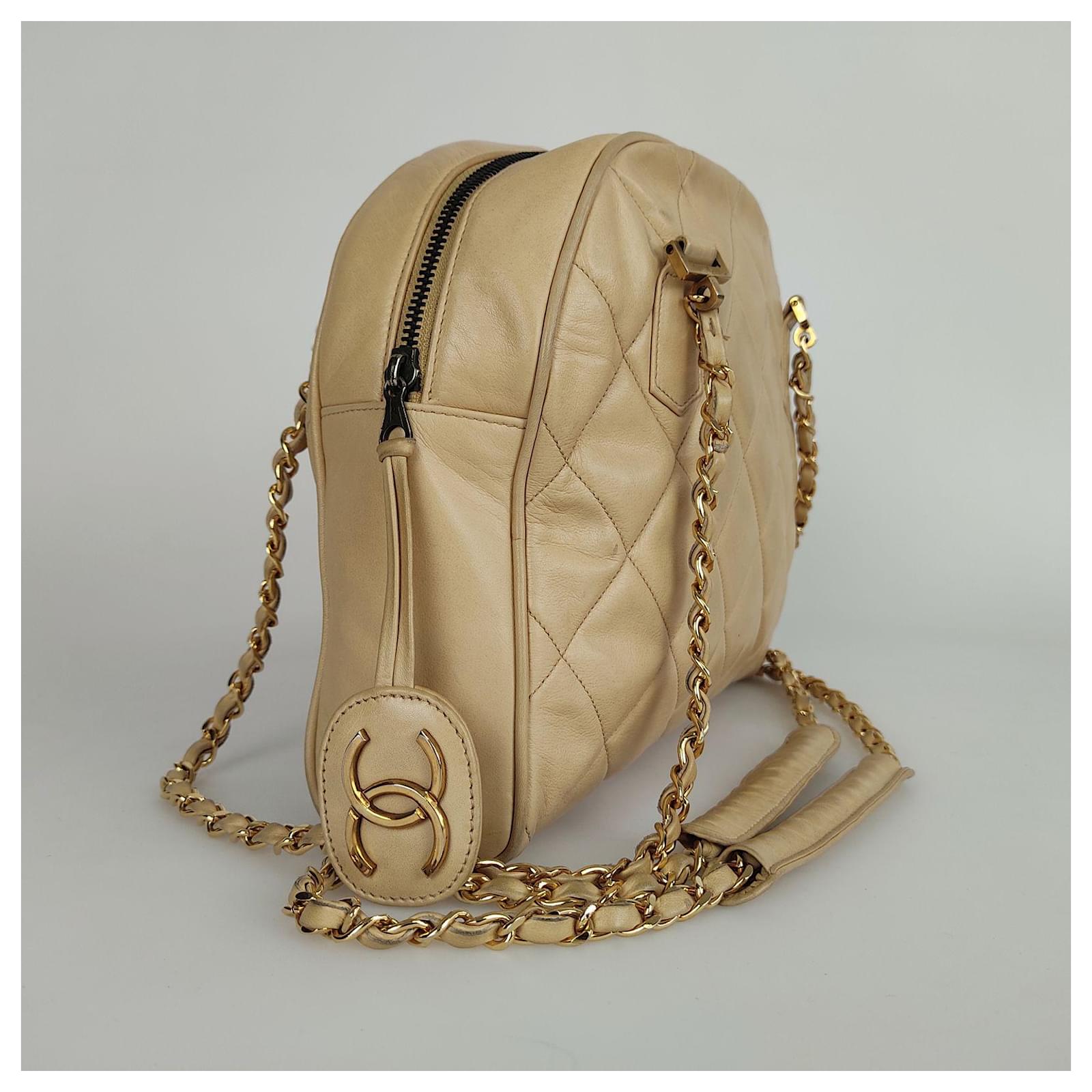 Chanel shoulder bag in beige matelassé leather from the 80s ref