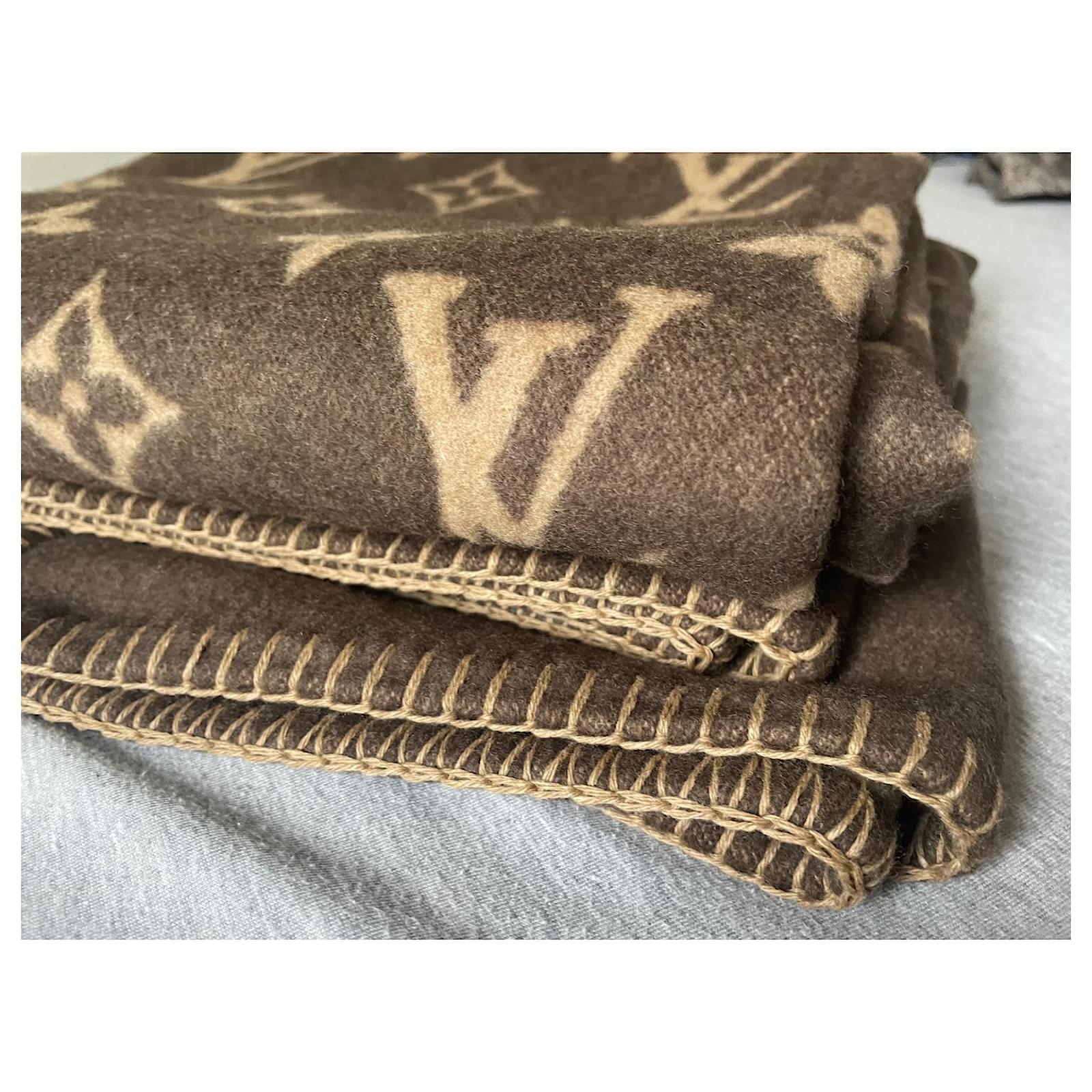 Louis Vuitton LV blanket wool Beige ref.392059 - Joli Closet