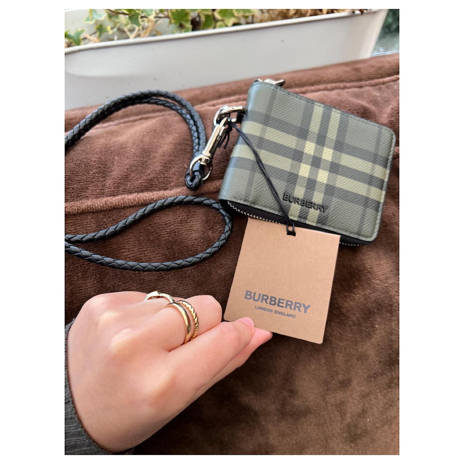 Burberry Wallets Small accessories Black Green Khaki Leather ref.814275 -  Joli Closet